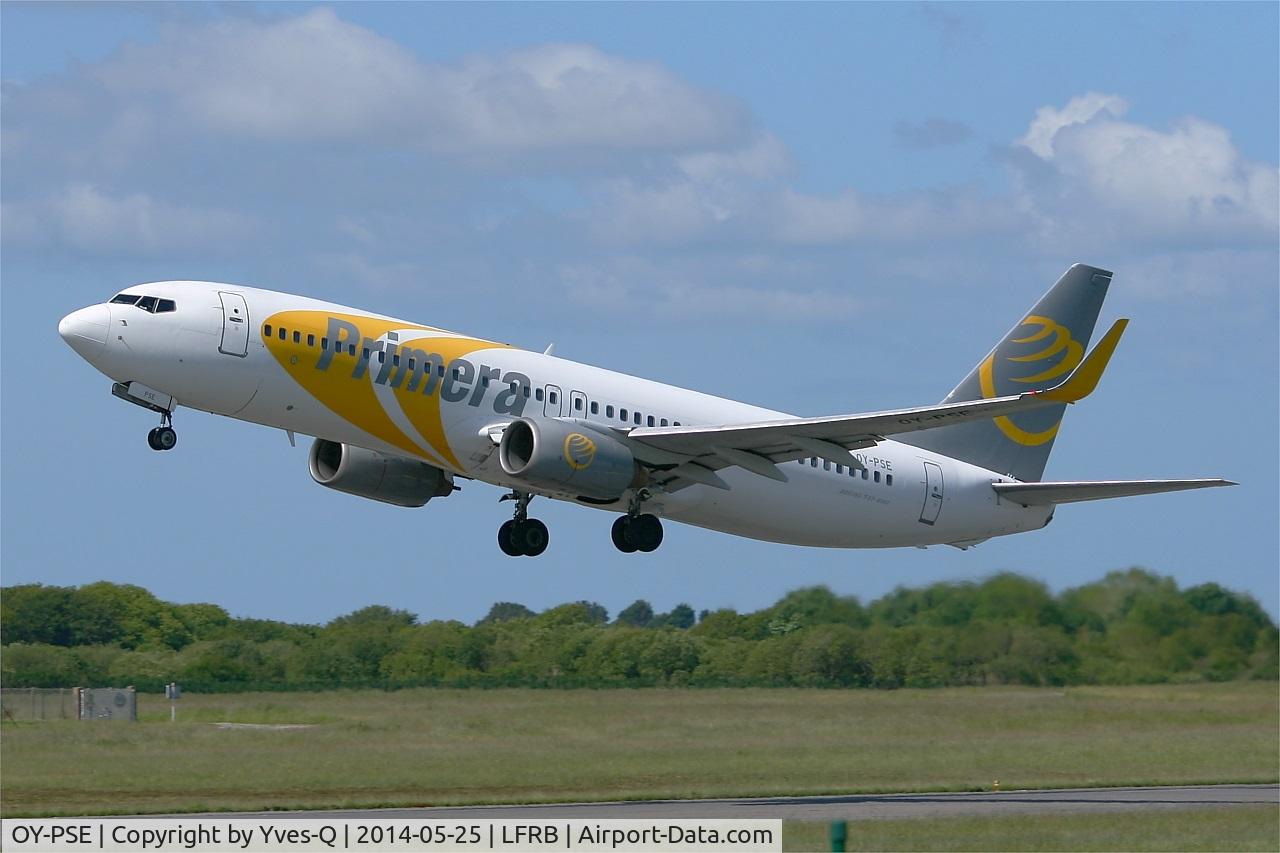 OY-PSE, 2000 Boeing 737-809 C/N 30664, Boeing 737-809, Take-off Rwy 25L, Brest-Bretagne Airport (LFRB-BES)