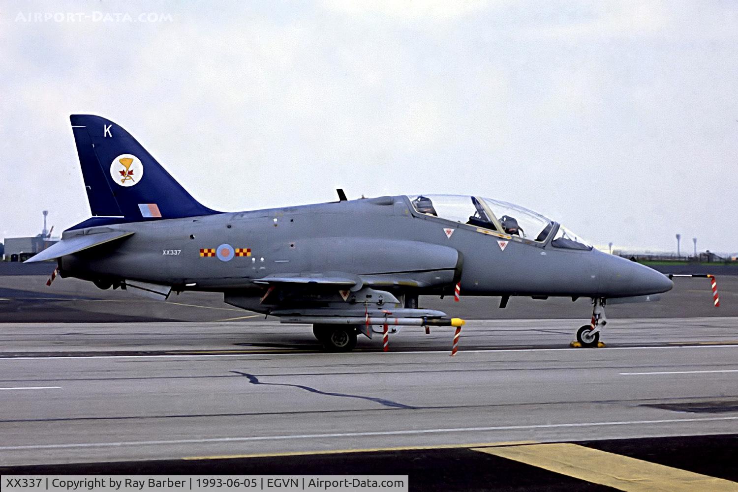 XX337, 1980 Hawker Siddeley Hawk T.1A C/N 312161/186, BAE Systems Hawk T.1A [312161] (Royal Air Force) RAF Brize Norton~G 05/06/1993