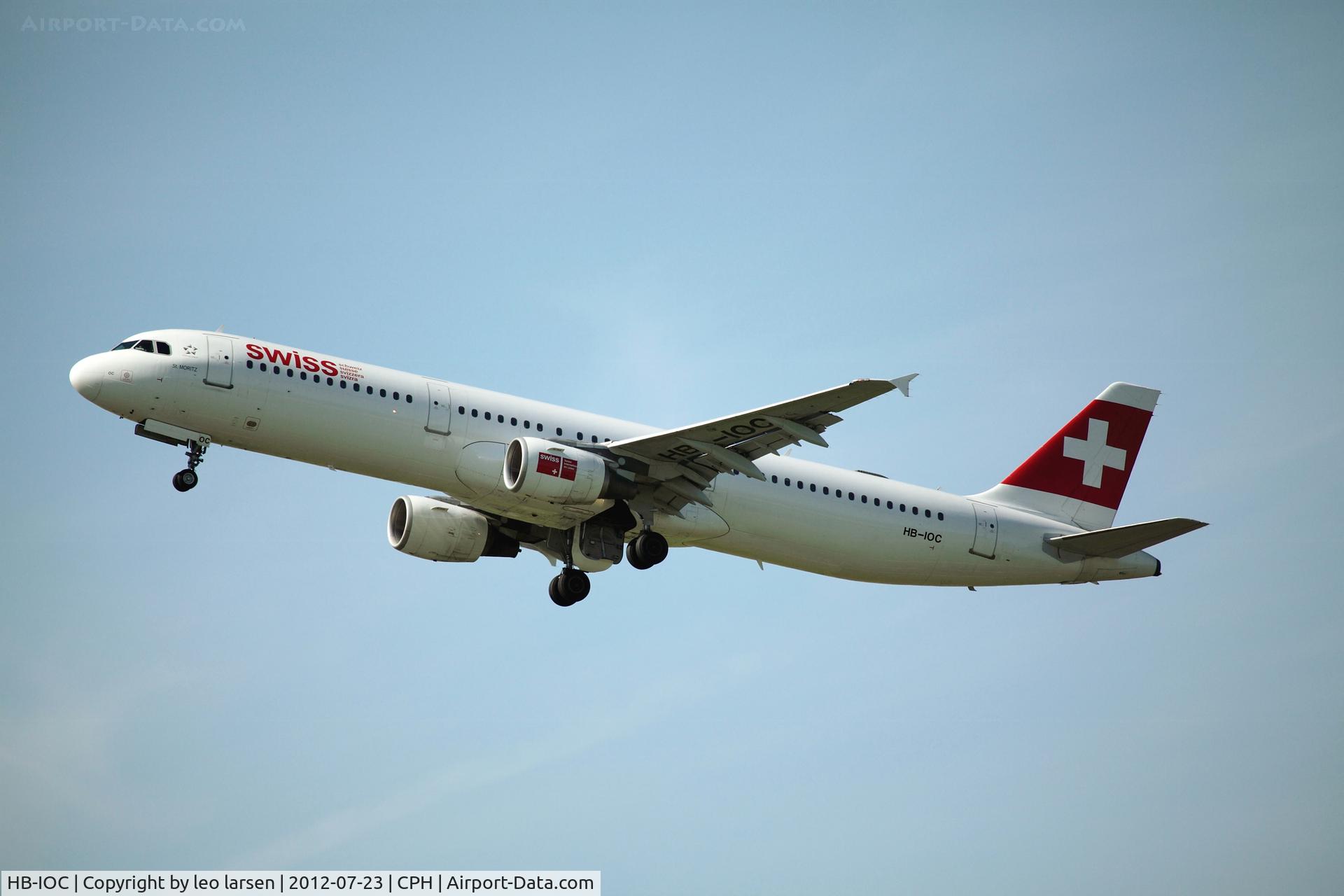 HB-IOC, 1995 Airbus A321-111 C/N 520, Copenhagen 23.7.12