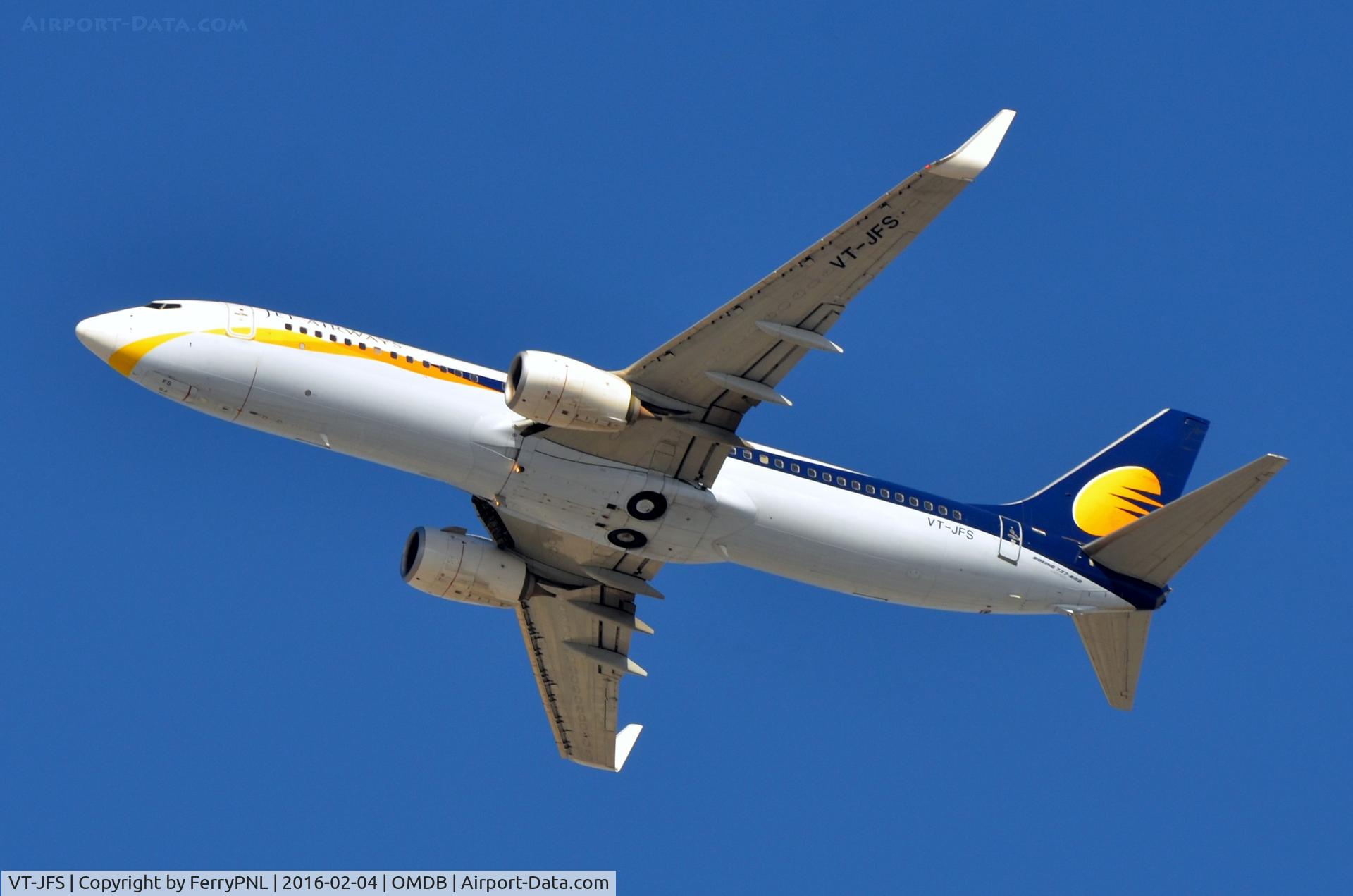 VT-JFS, 2014 Boeing 737-8AL C/N 39065, Jet Airways departing.