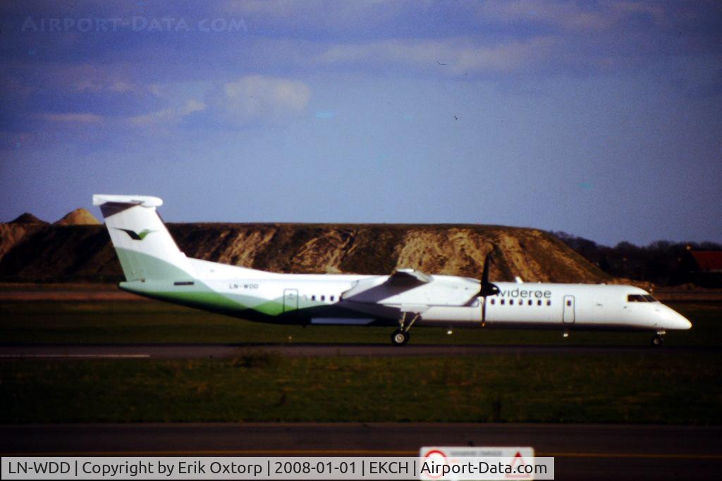 LN-WDD, 2002 De Havilland Canada DHC-8-402Q Dash 8 C/N 4064, LN-WDD in CPH MAY07