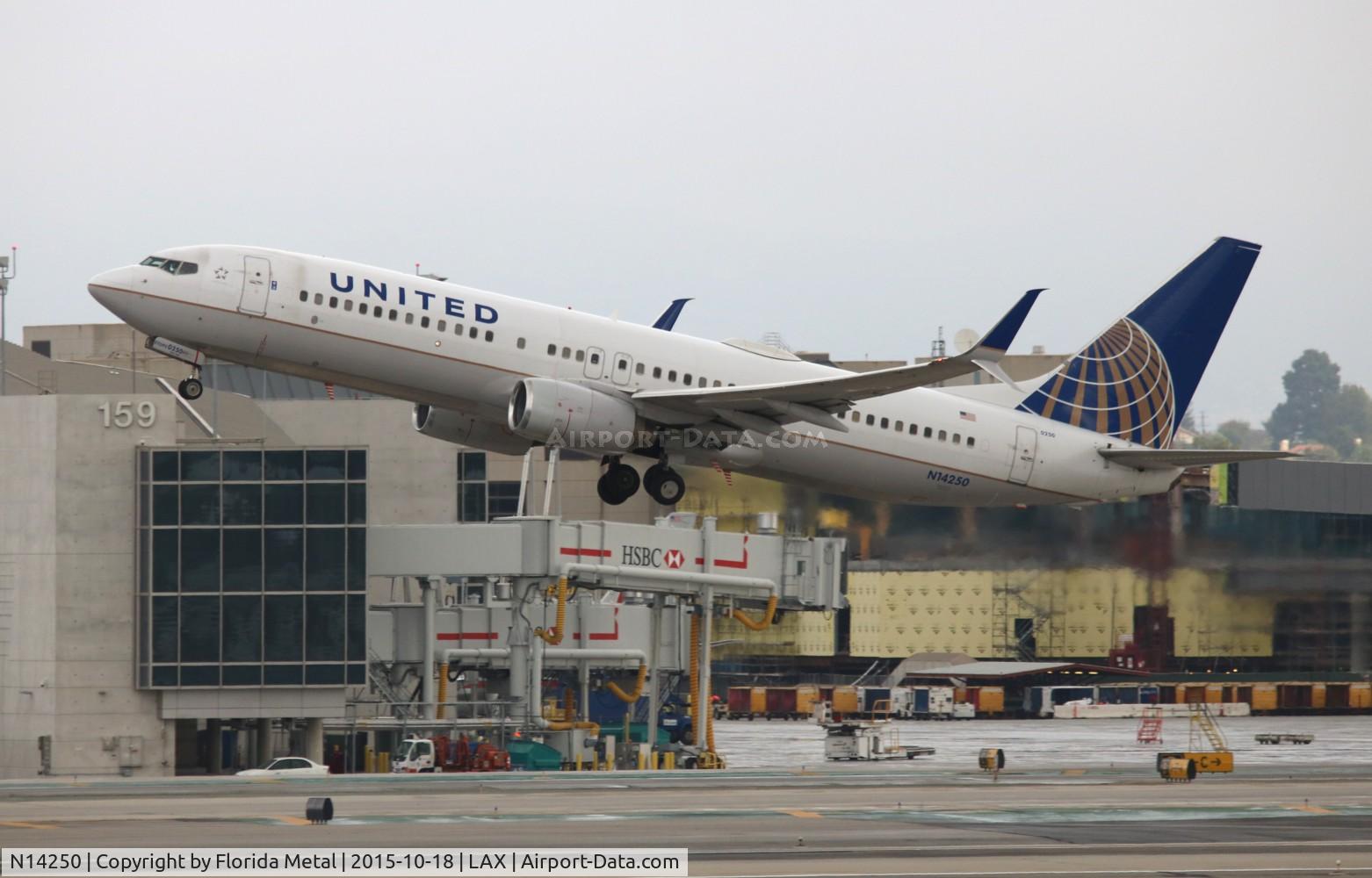 N14250, 1999 Boeing 737-824 C/N 28957, United