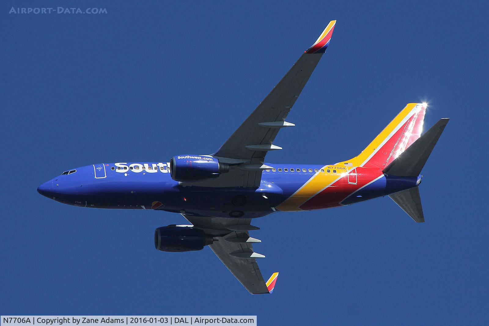 N7706A, 2004 Boeing 737-76N C/N 32661, Descending into Dallas Love Field