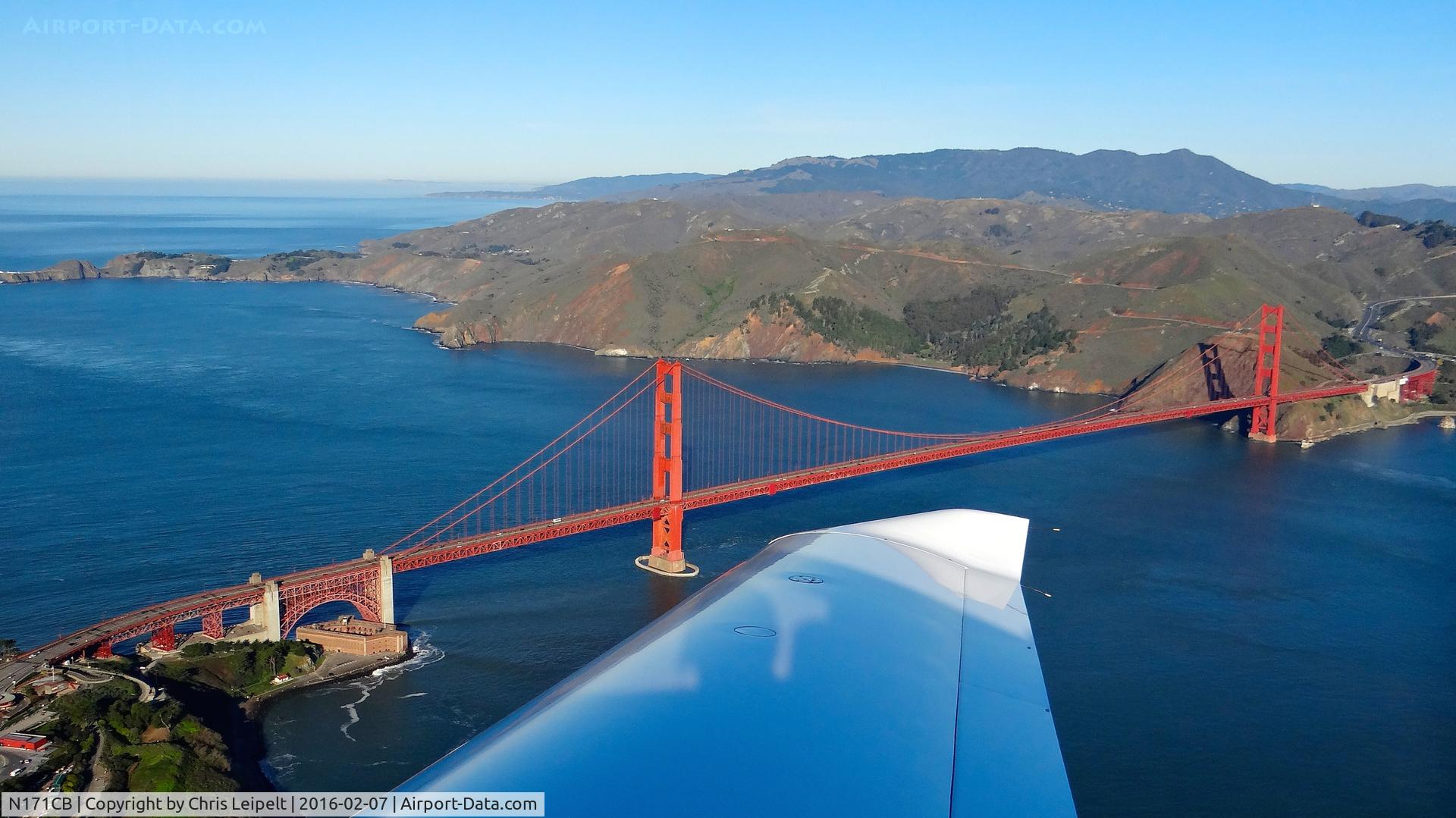N171CB, 2008 Diamond DA-40 Diamond Star C/N 40.969, Flying over the Golden Gate Bridge on a beautiful Sunday morning in the Bay Area.