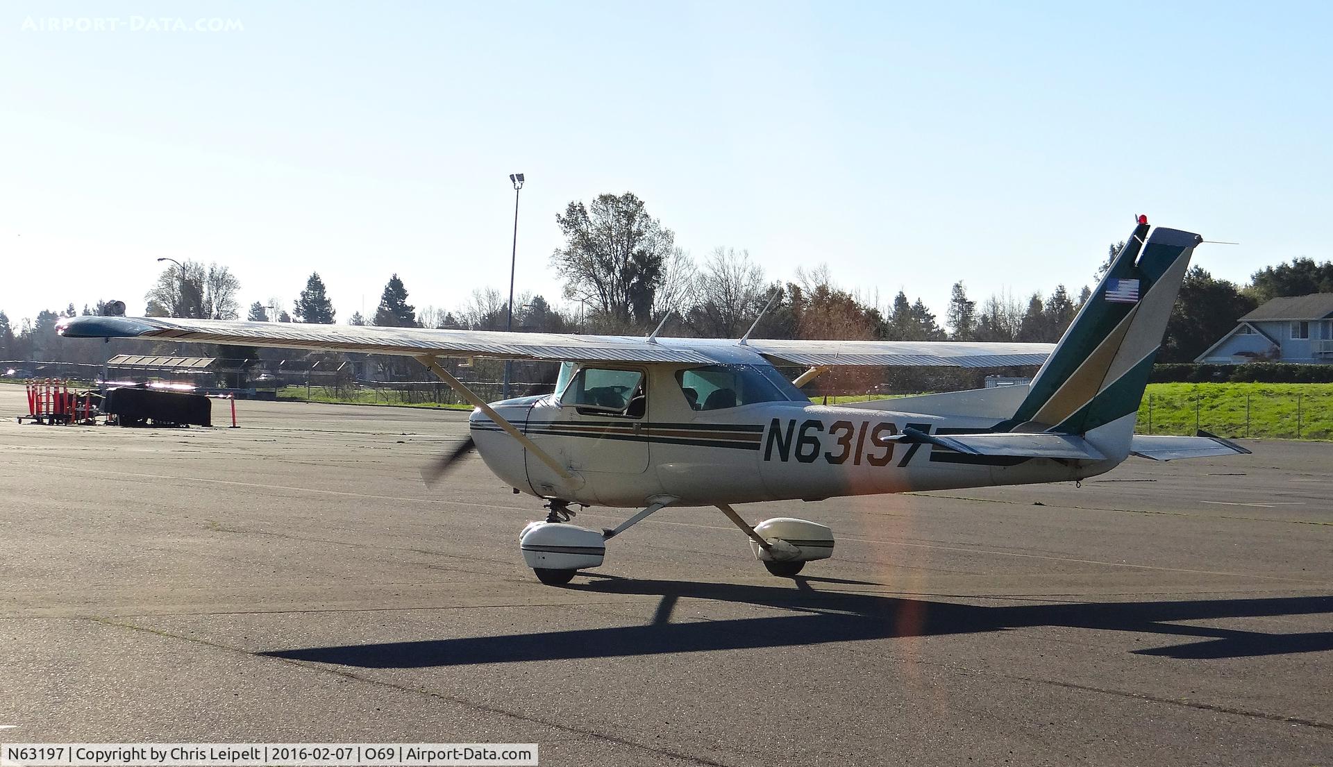 N63197, 1975 Cessna 150M C/N 15077166, Locally-based 1975 Cessna 150M taxing out for departure after some cheap fuel at Petaluma Municipal Airport, Petaluma, CA.