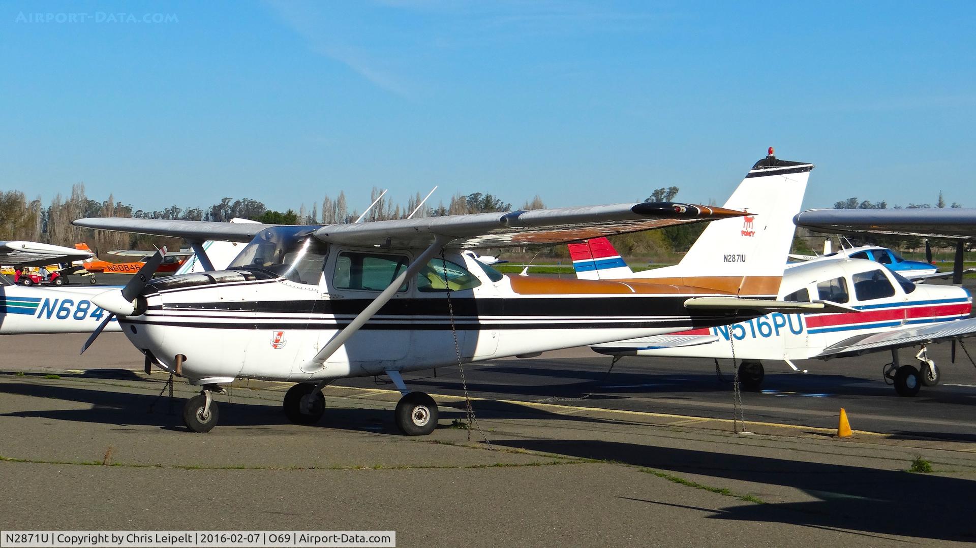 N2871U, 1963 Cessna 172D C/N 17250471, Locally-based 1963 Cessna 172D parked on the transient ramp at Petaluma Municipal Airport, Petaluma, CA.
