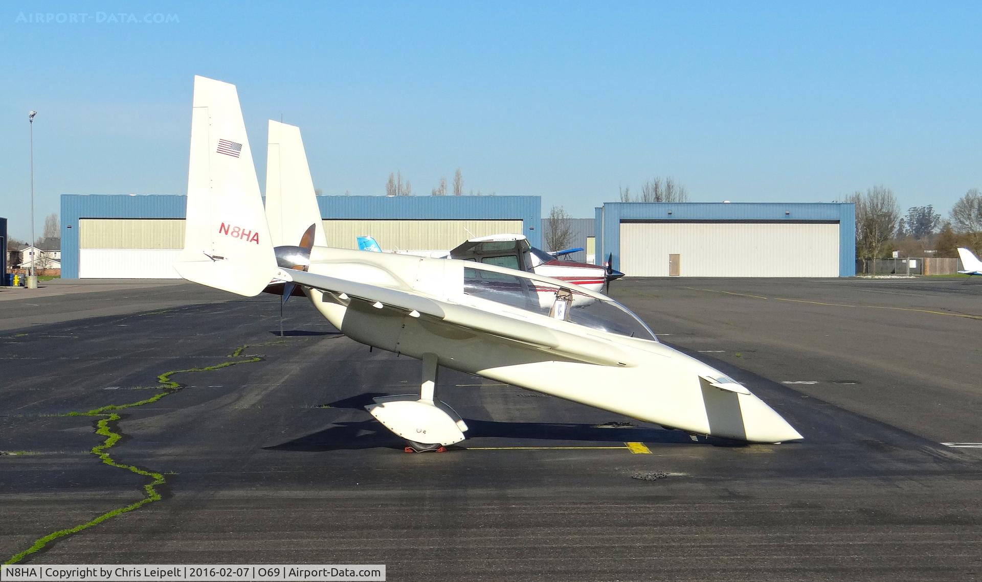 N8HA, Rutan Long-EZ C/N 1579, Oregon-based Long EZ parked on the transient ramp at Petaluma Municipal Airport, Petaluma, CA.