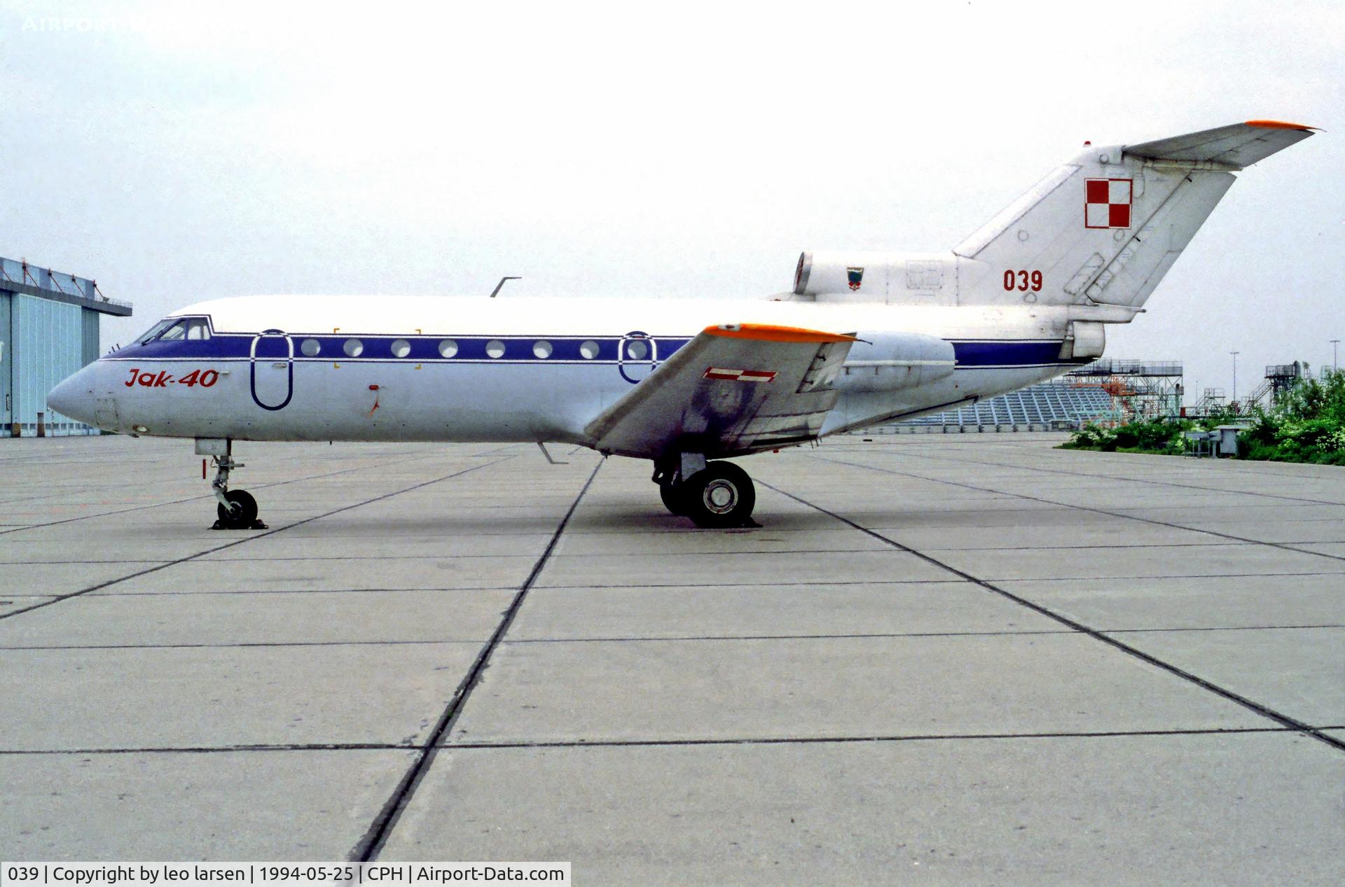 039, Yakovlev Yak-40 C/N 9441137, Copenhagen 25.5.94