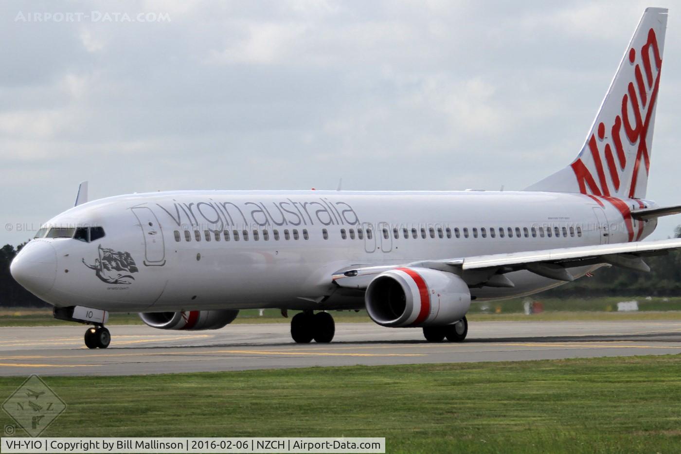 VH-YIO, 2012 Boeing 737-8FE C/N 38714, taxiing for 02