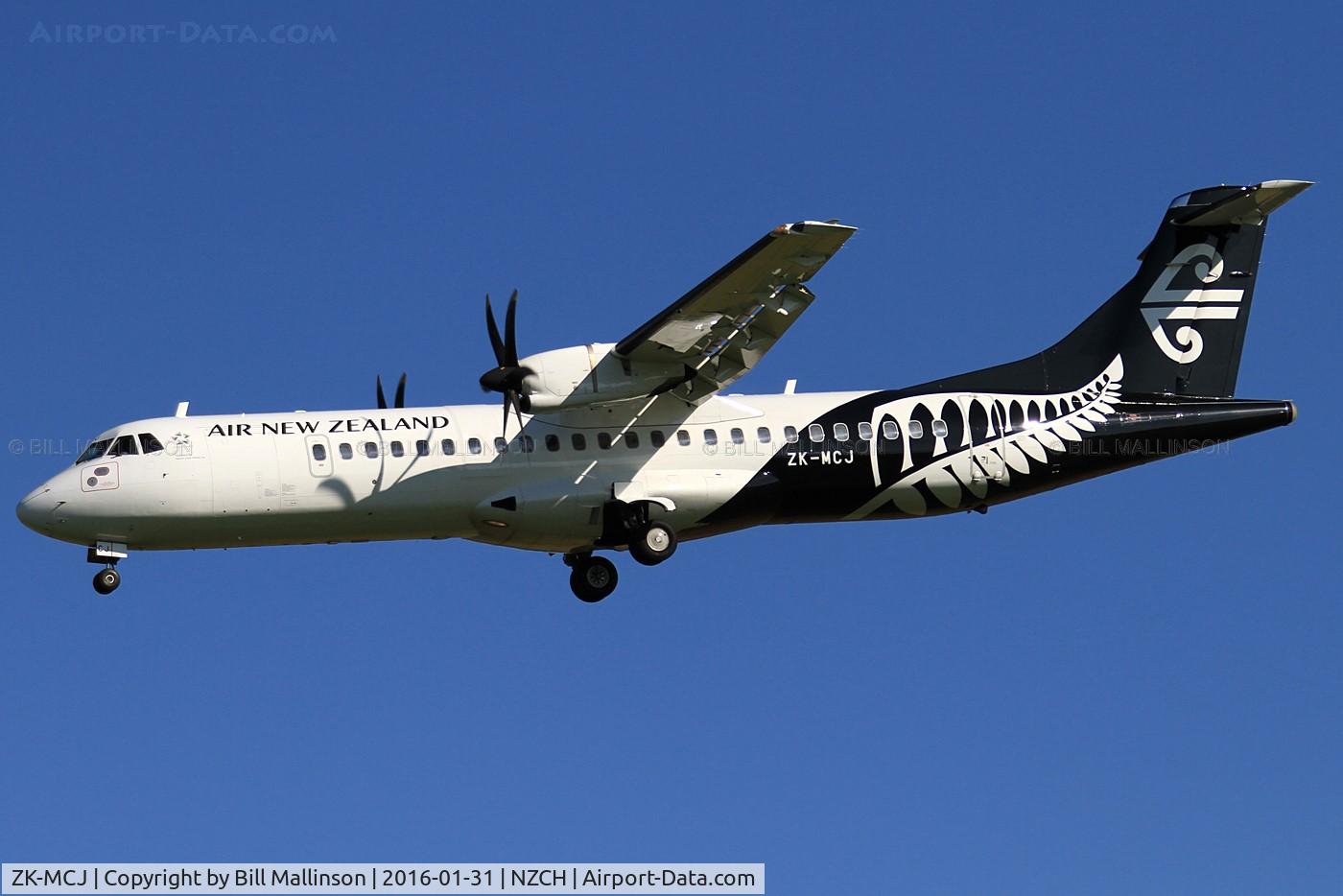 ZK-MCJ, 1999 ATR 72-212A C/N 624, finals to 02
