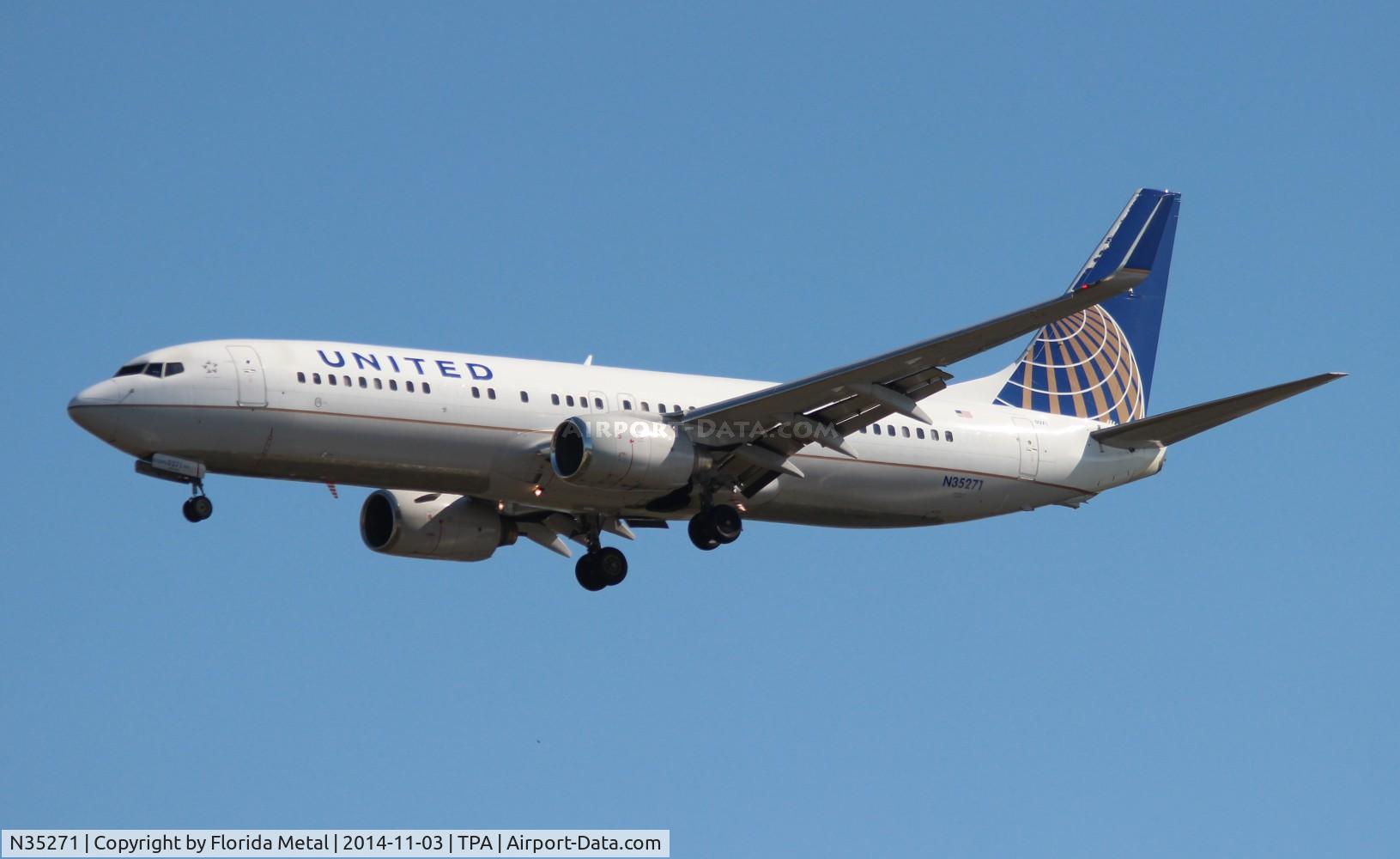 N35271, 2001 Boeing 737-824 C/N 31589, United