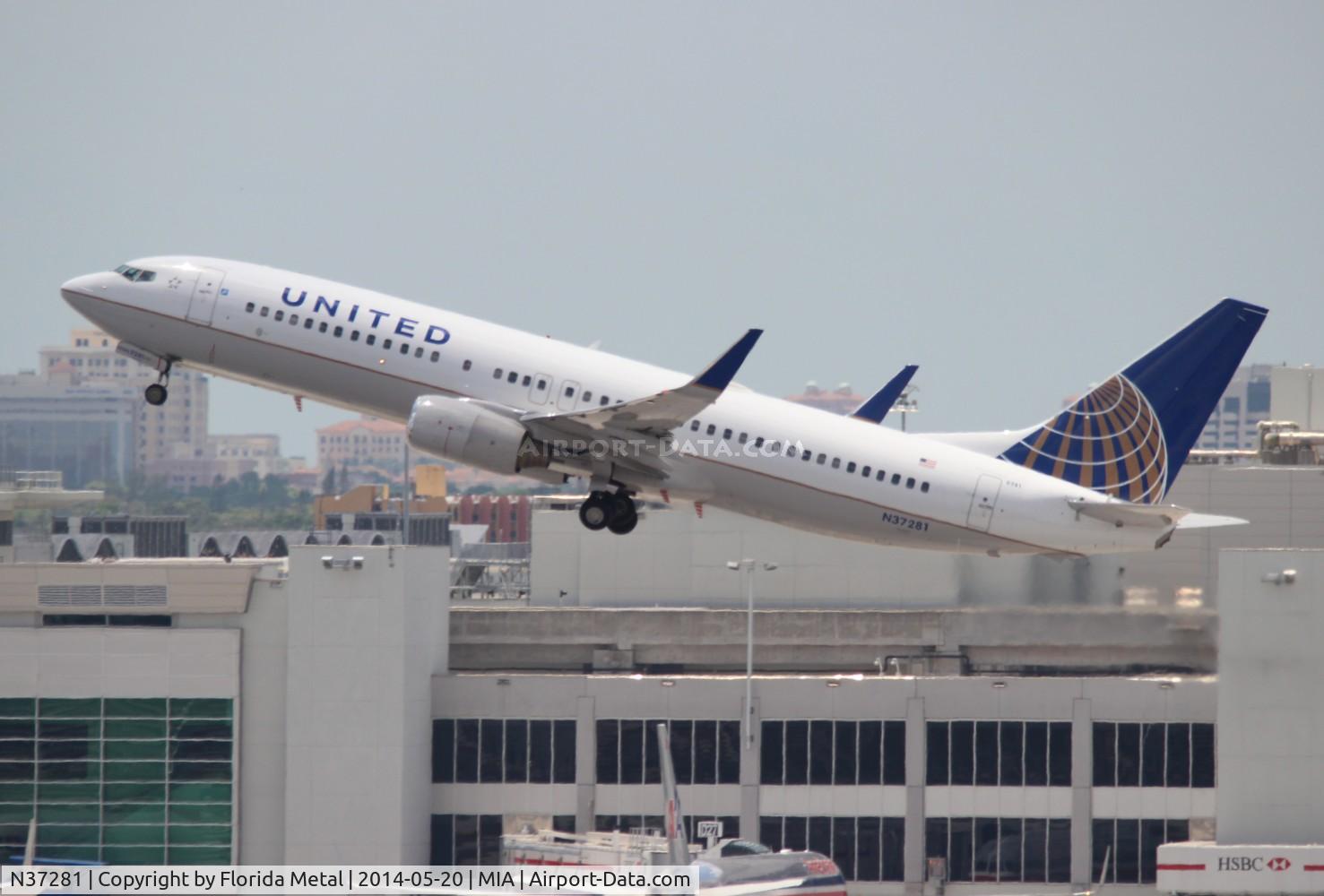 N37281, 2003 Boeing 737-824 C/N 31599, United