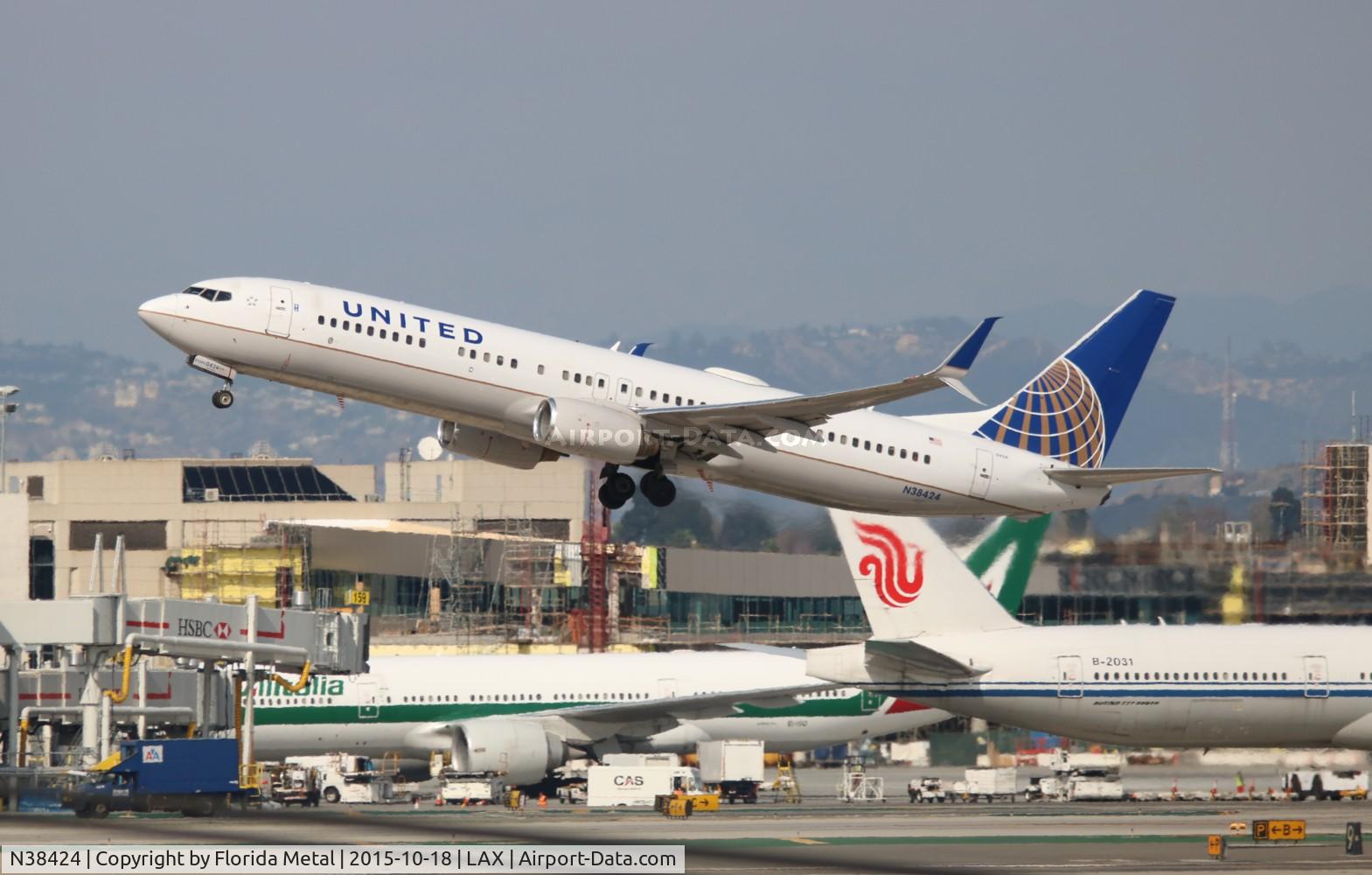 N38424, 2008 Boeing 737-924/ER C/N 37095, United