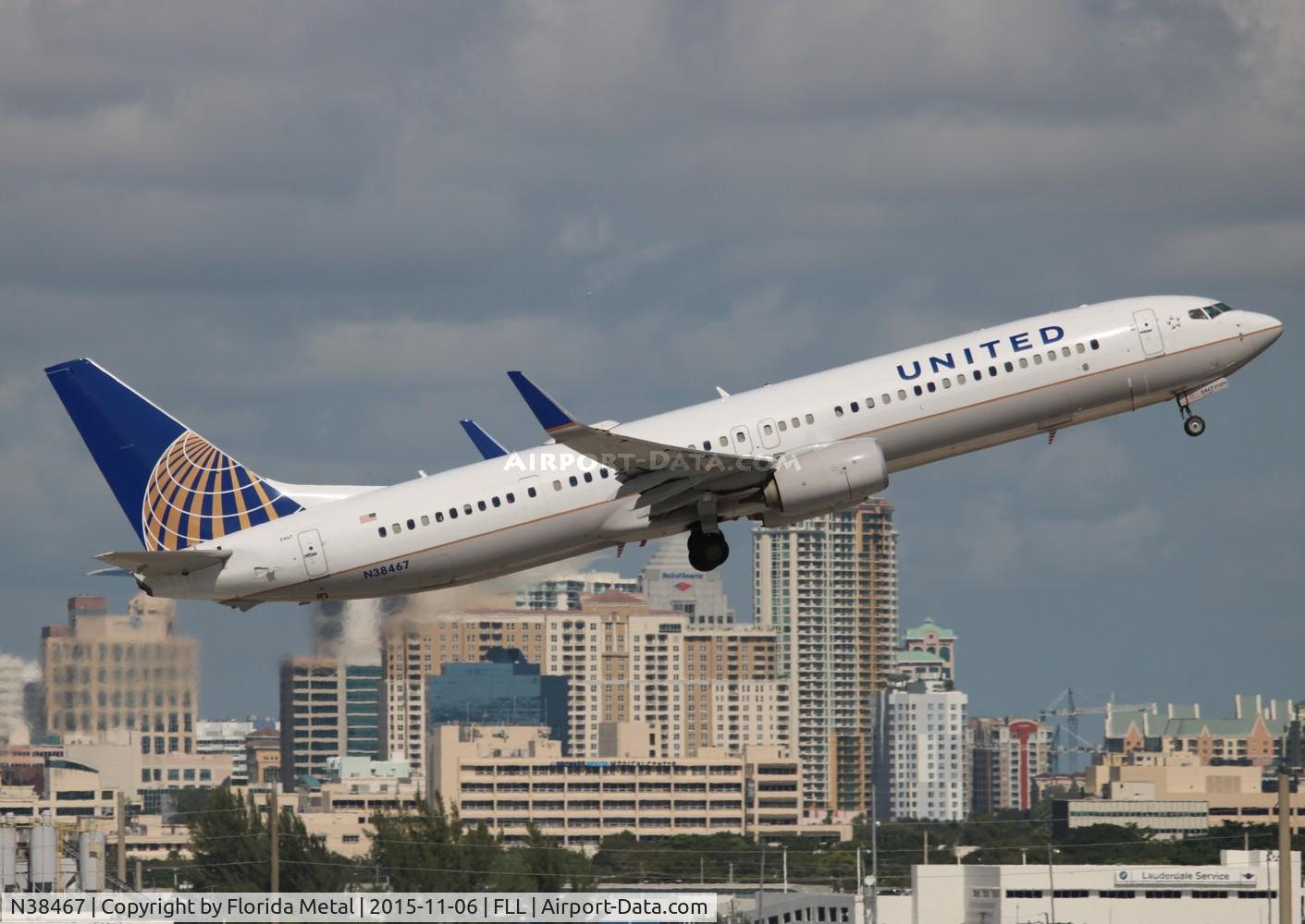N38467, 2013 Boeing 737-924/ER C/N 33537, United