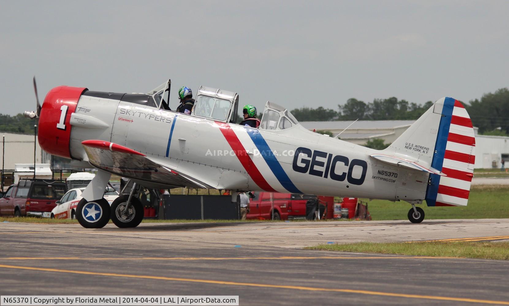 N65370, 1941 North American SNJ-2 Texan C/N 2562, Geico Skytypers