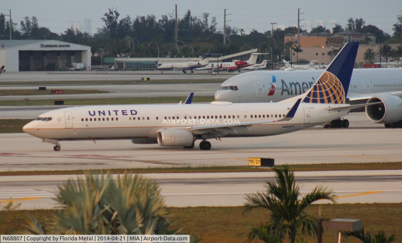 N68807, 2013 Boeing 737-924/ER C/N 42819, United
