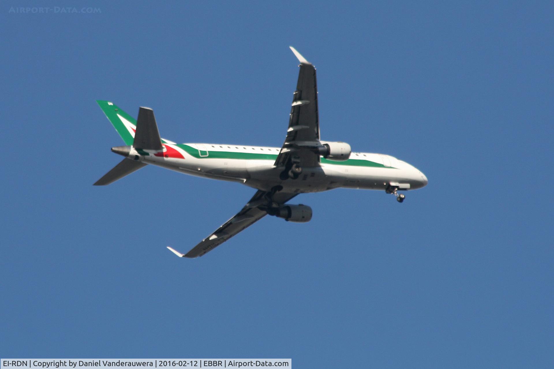 EI-RDN, 2012 Embraer 175LR (ERJ-170-200LR) C/N 17000347, Flight AZ150 on approach to RWY 07L