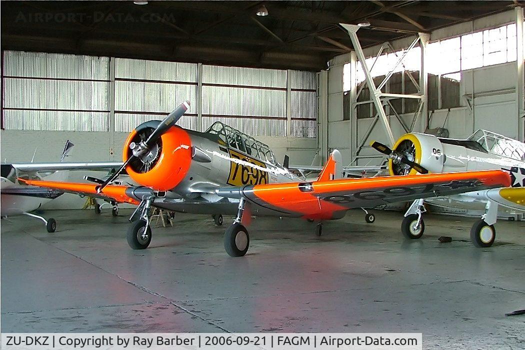 ZU-DKZ, 1941 North American AT-6C Texan C/N 88-10818, North American AT-6C Texan [88-10818] Johannesburg-Rand~ZS 21/09/2006