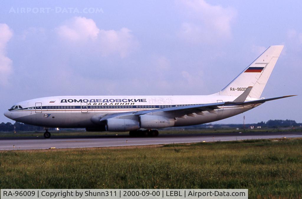 RA-96009, 1994 Ilyushin Il-96-300 C/N 74393201006, Lining up rwy 20 for departure...