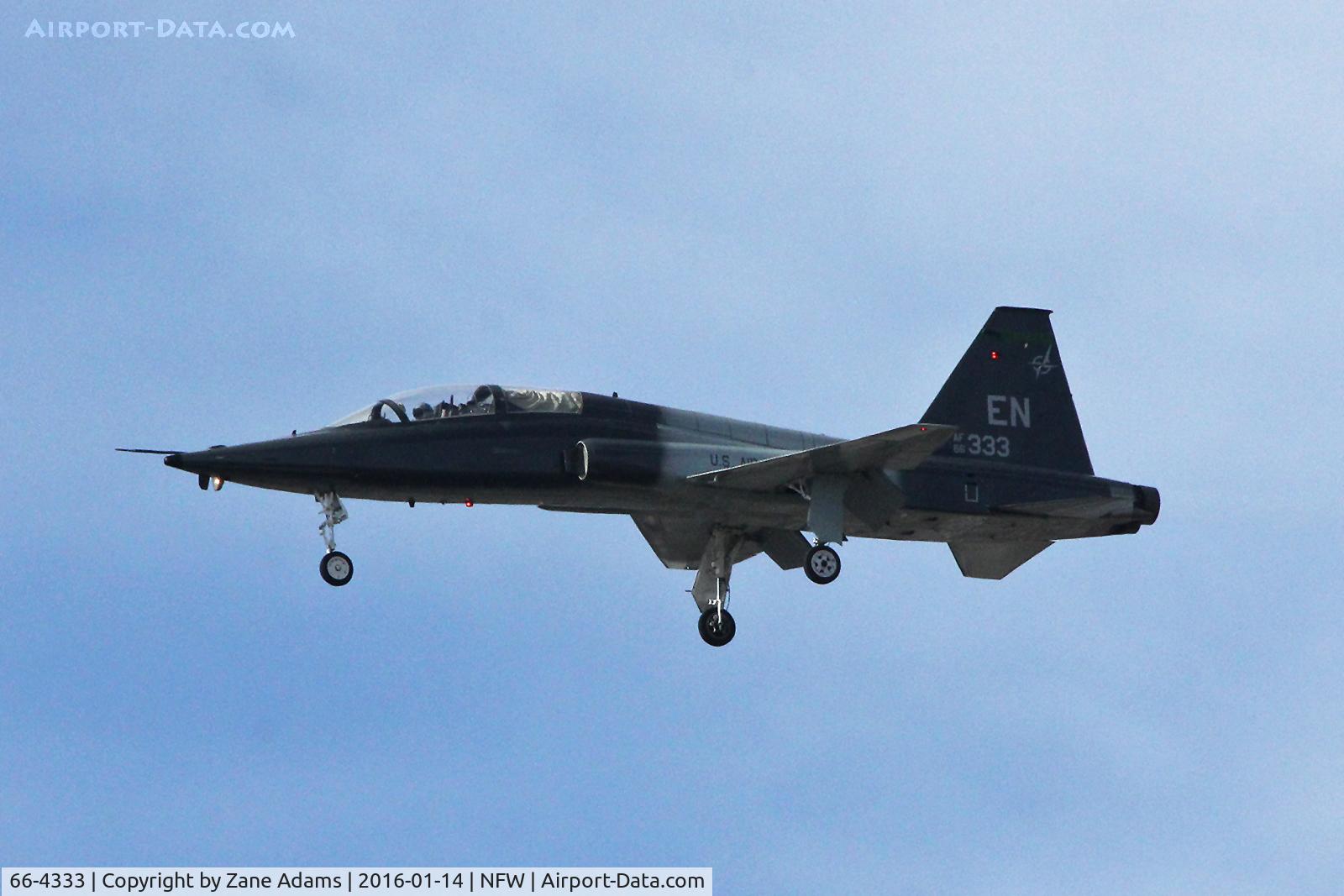 66-4333, 1966 Northrop T-38A Talon C/N N.5909, On approach to NAS Fort Worth