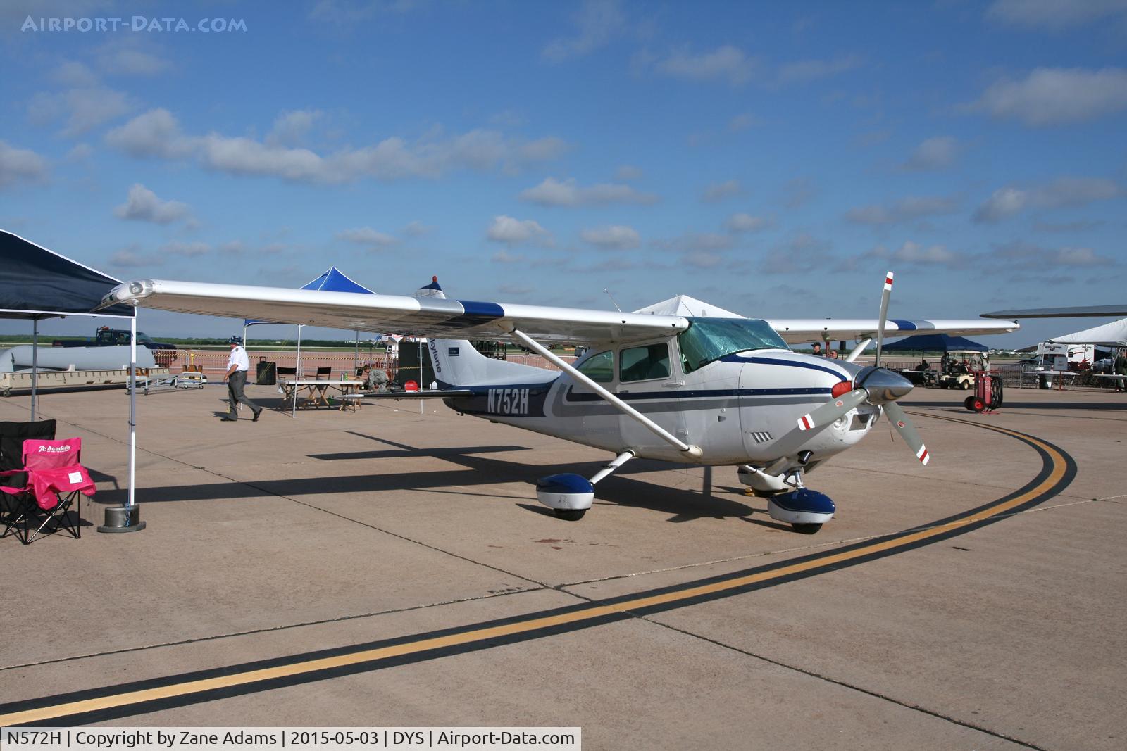 N572H, 1976 Enstrom F-28C C/N 356, At the 2015 Big Country Airshow - Dyess AFB