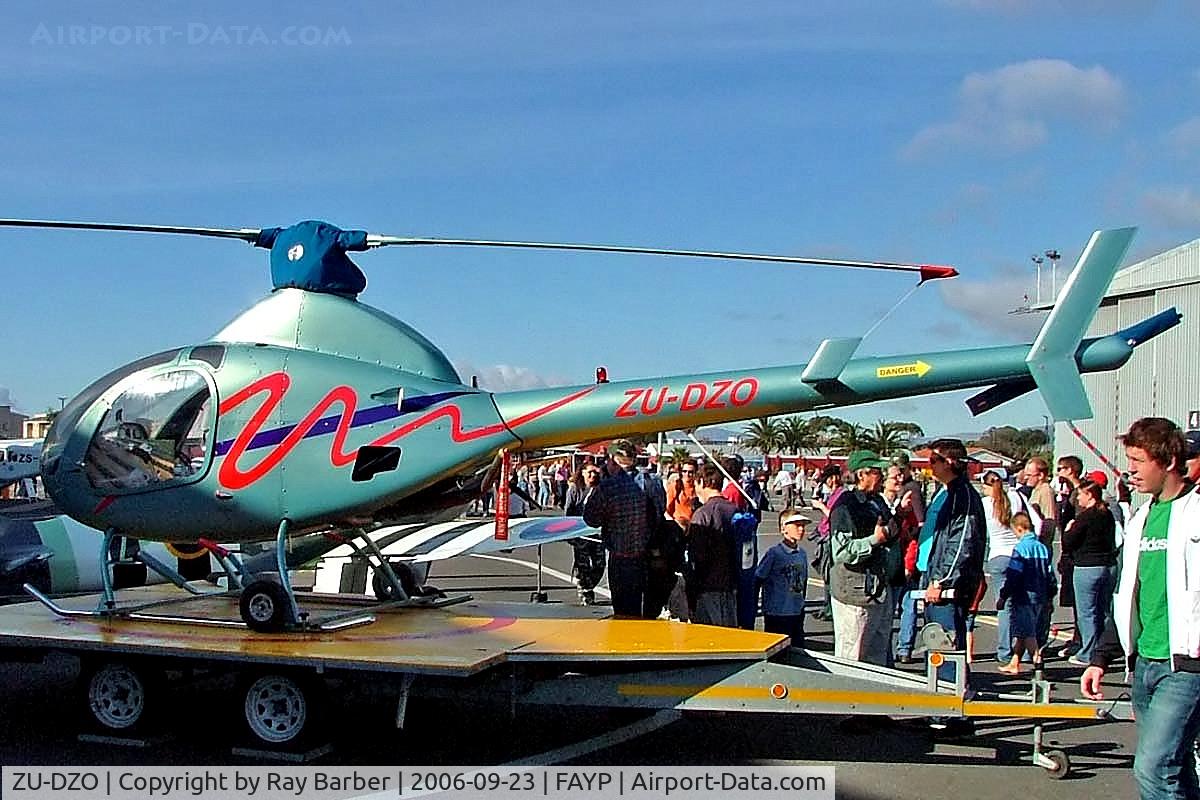 ZU-DZO, Rotorway Exec 162F C/N 6932, Rotorway Exec 162F [6932] Ysterplaat~ZS 23/09/2006