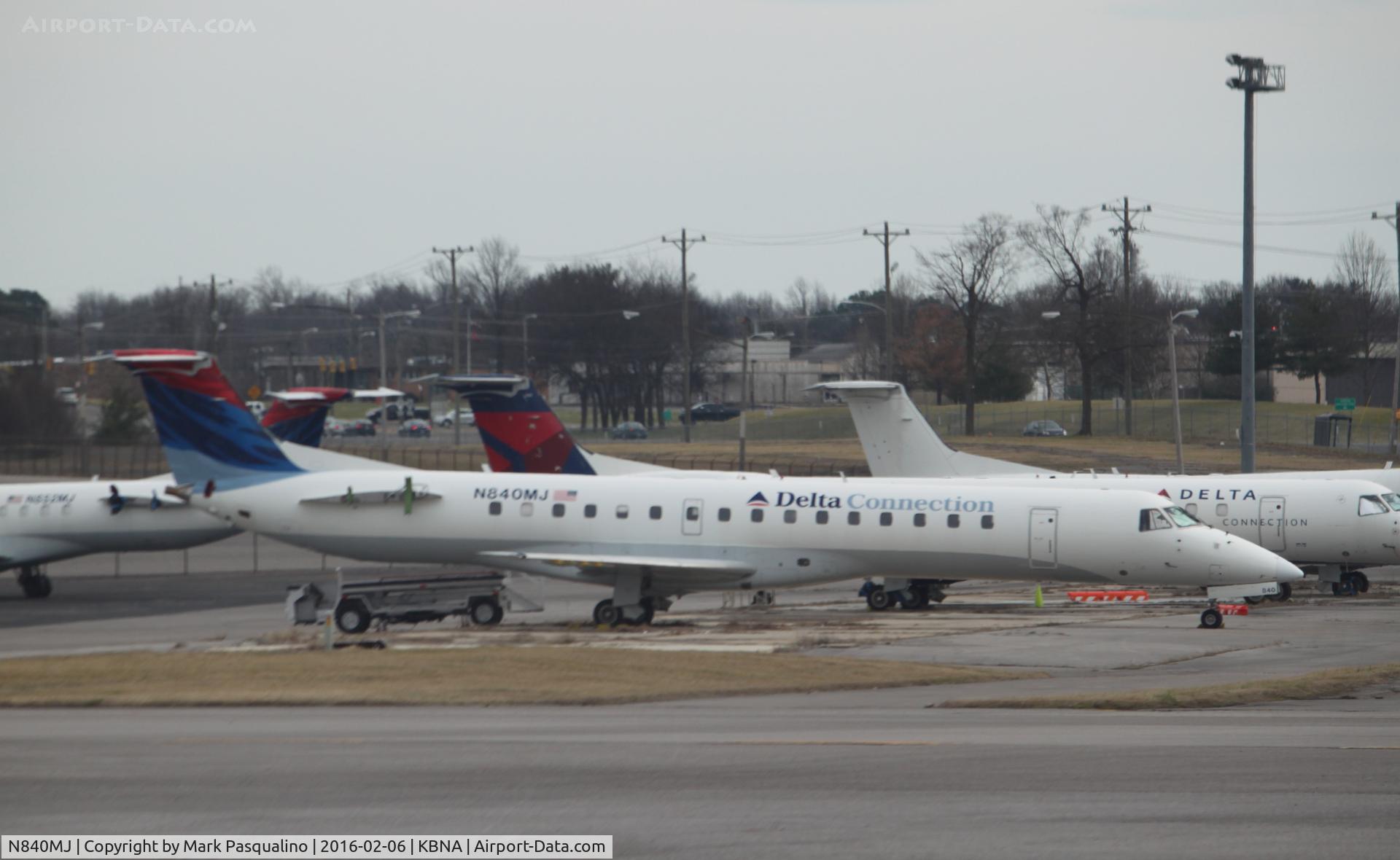 N840MJ, 2001 Embraer ERJ-145LR (EMB-145LR) C/N 145429, EMB-145LR