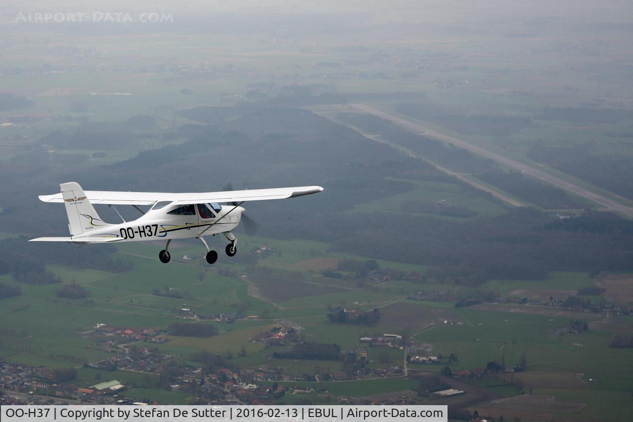 OO-H37, 2014 Tecnam P-92 Echo Classic C/N 1501, OO-H37 approaching Ursel. Picture taken from G-NETY.
