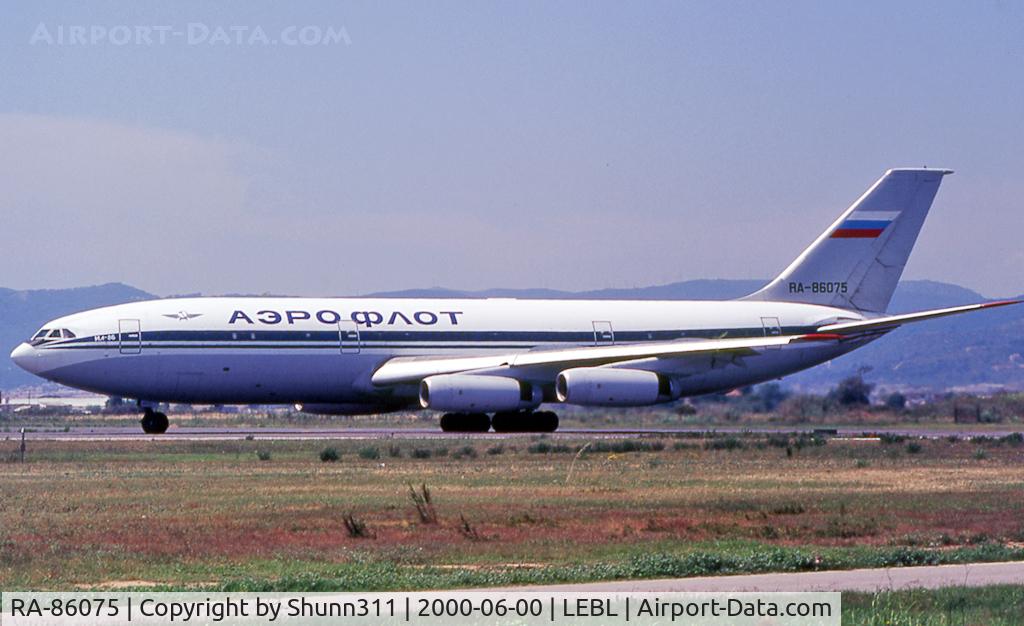 RA-86075, Ilyushin Il-86 C/N 51483205044, Ready for take off from rwy 20