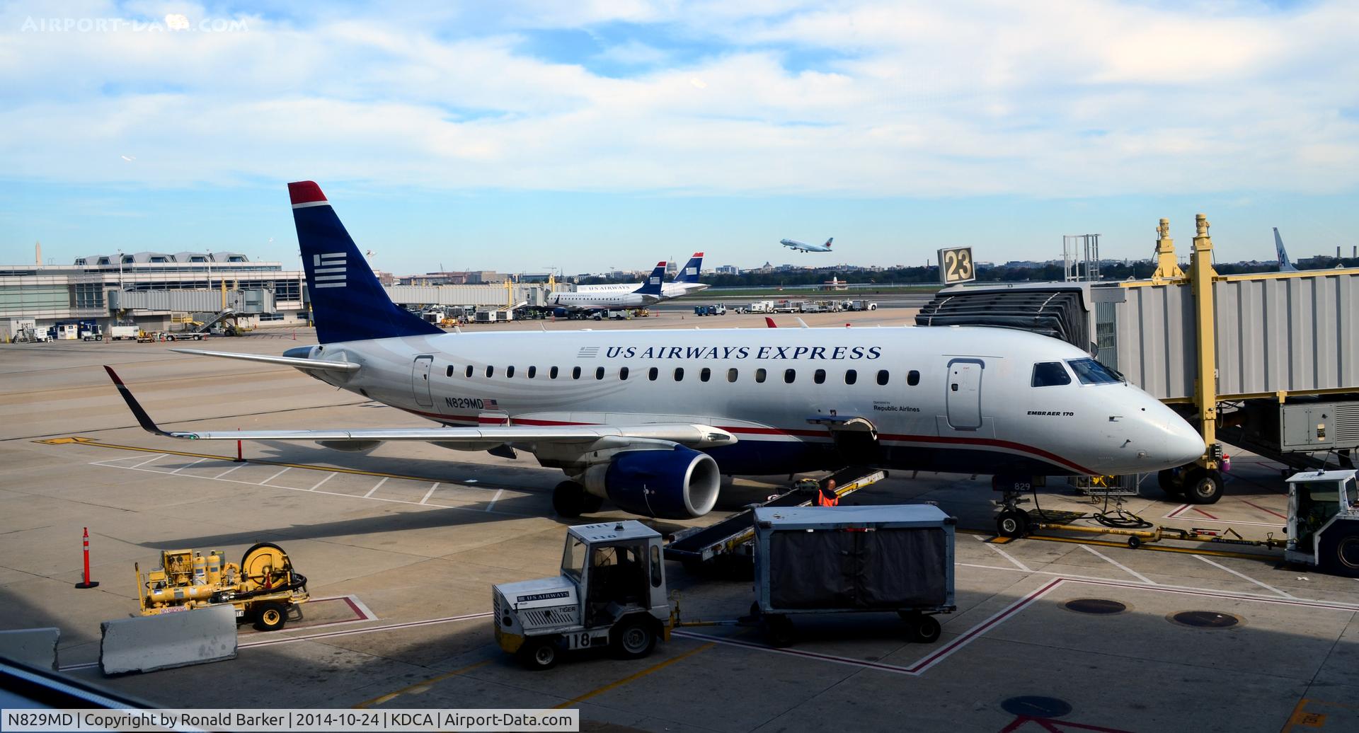 N829MD, 2005 Embraer 170SU (ERJ-170-100SU) C/N 17000049, Gate 23 National