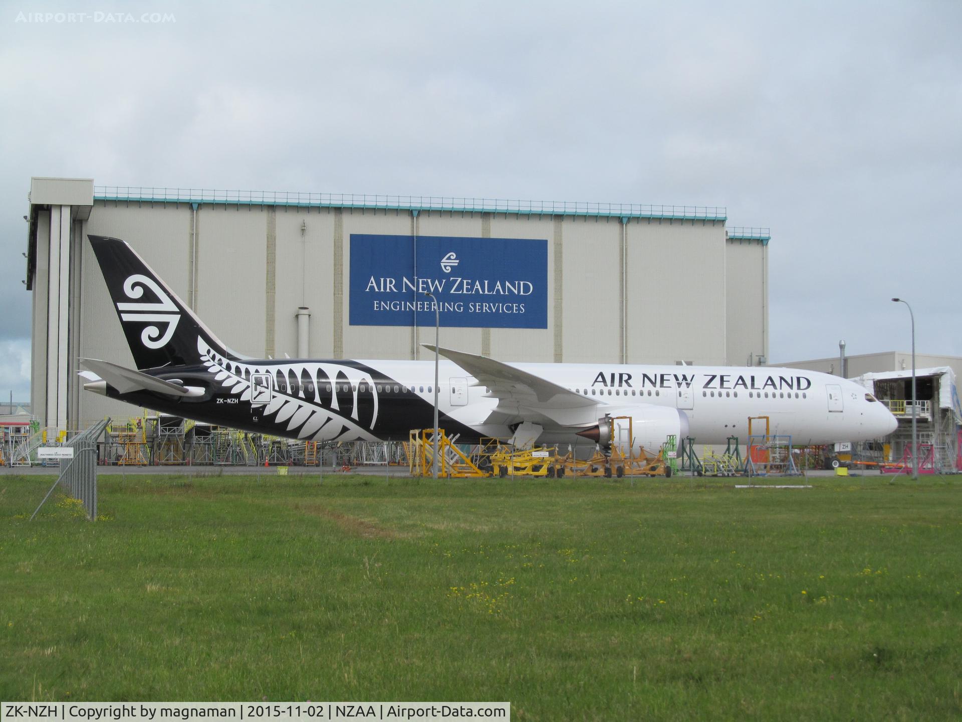 ZK-NZH, 2015 Boeing 787-9 Dreamliner Dreamliner C/N 36964, At AKL shortly after delivery
