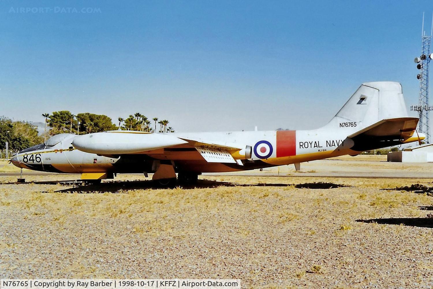 N76765, 1954 English Electric Canberra TT.18 C/N HP-181B, English Electric Canberra TT.18 [HP181B] (Royal Navy) Mesa-Falcon Field~N 17/10/1998