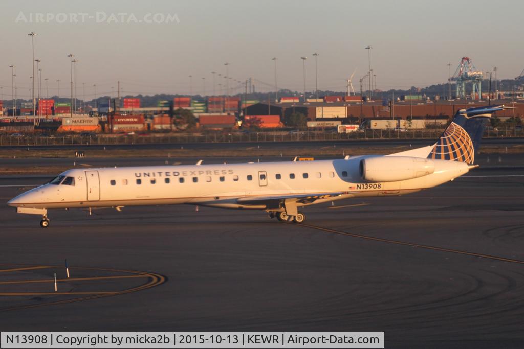 N13908, 2001 Embraer ERJ-145LR (EMB-145LR) C/N 145465, Taxiing