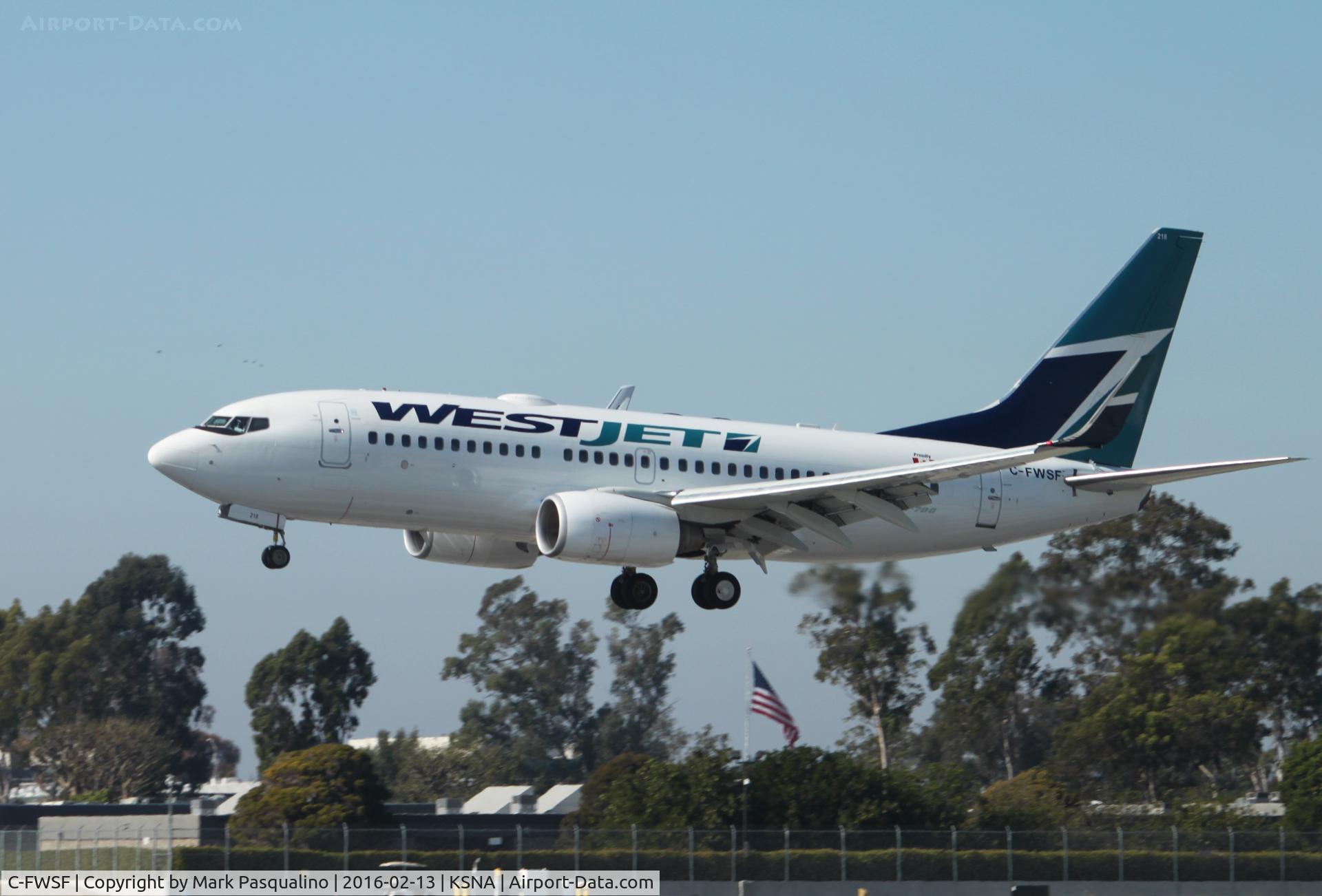 C-FWSF, 2003 Boeing 737-7CT C/N 32758, Boeing 737-700
