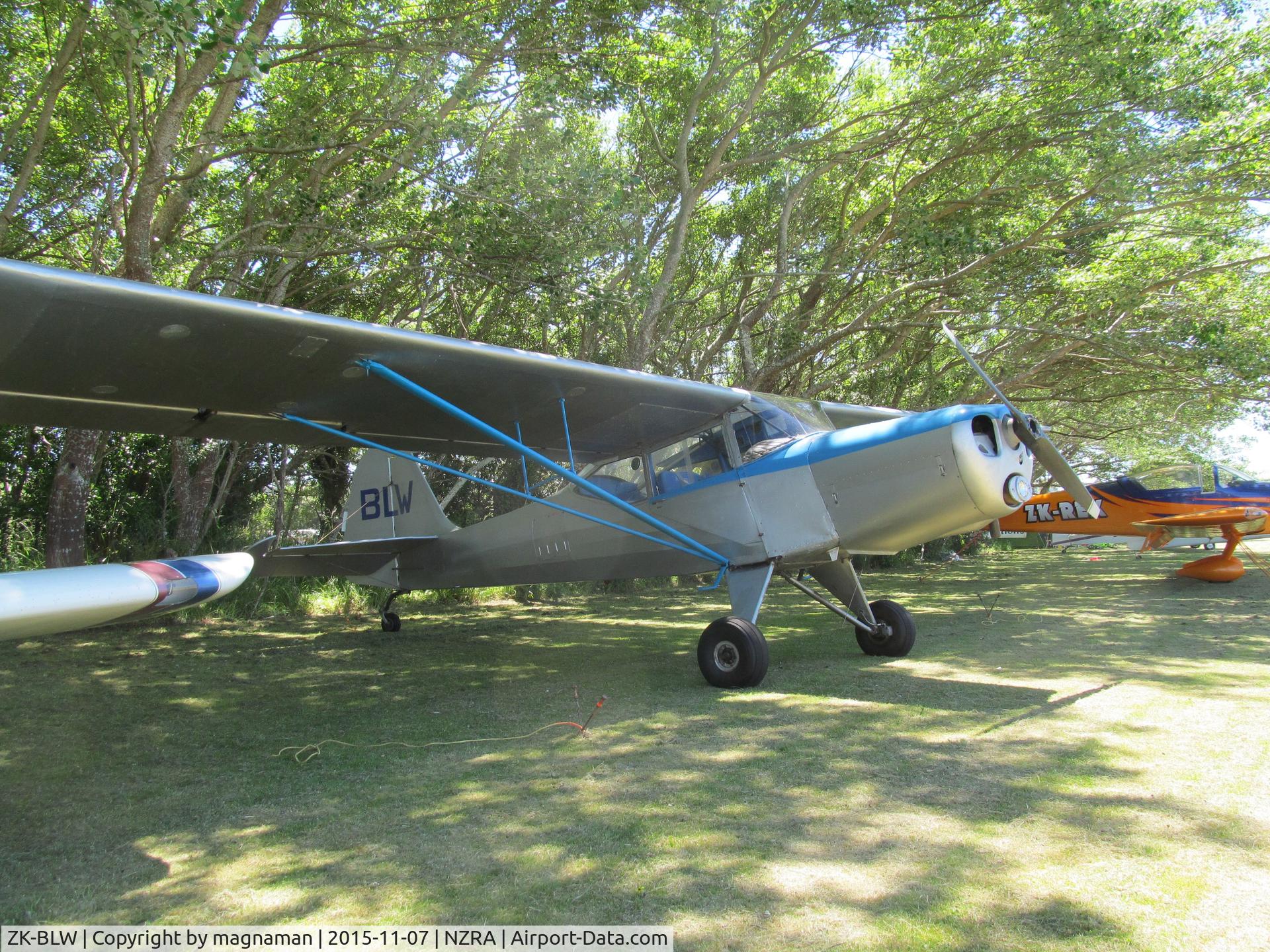 ZK-BLW, Auster J-5Q Alpine C/N 3201, shading at raglan