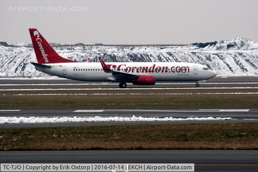 TC-TJO, 2006 Boeing 737-86N C/N 34253, TC-TJO taxing for takeoff rw 04R