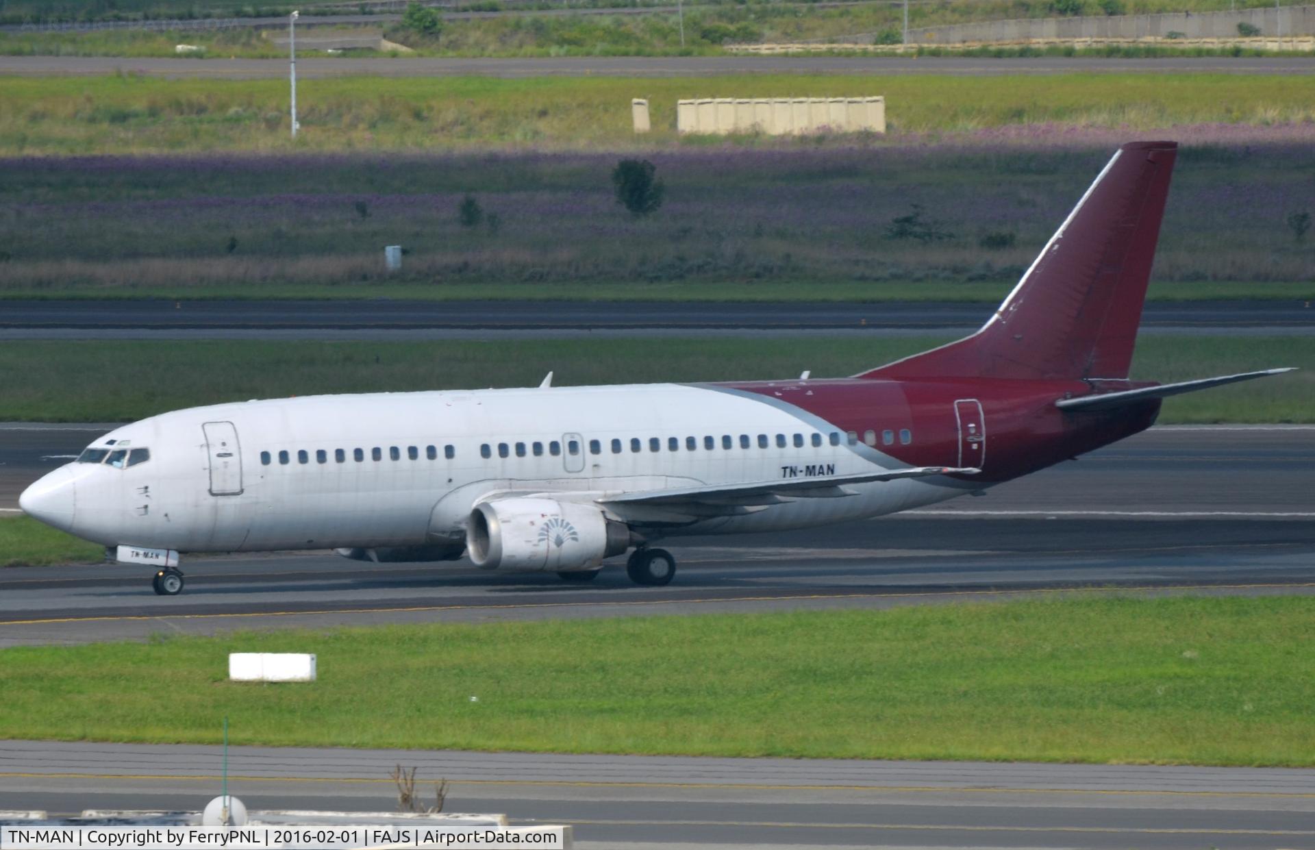 TN-MAN, 1994 Boeing 737-3Q8 C/N 26305, TAC B733 arriving in JNB for maintanance. Air Madagascar logo is still visible on the engine.