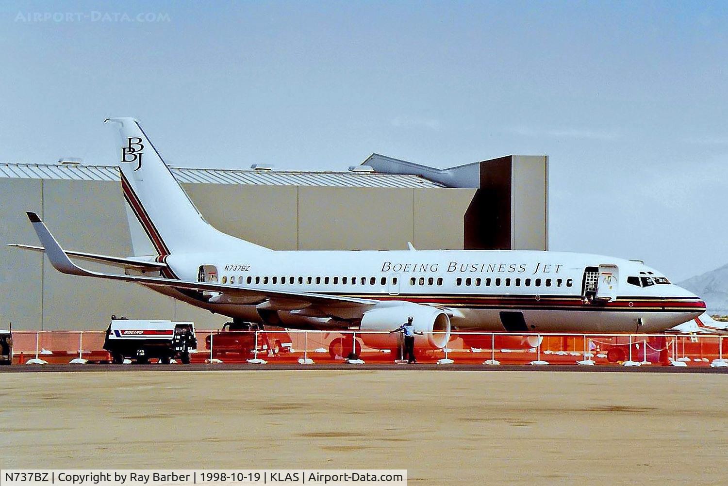 N737BZ, 1999 Boeing 737-73Q C/N 29102, Boeing 737-73Q [29102] (Boeing Business Jets) Las Vegas-McCarran International~N 19/10/1998