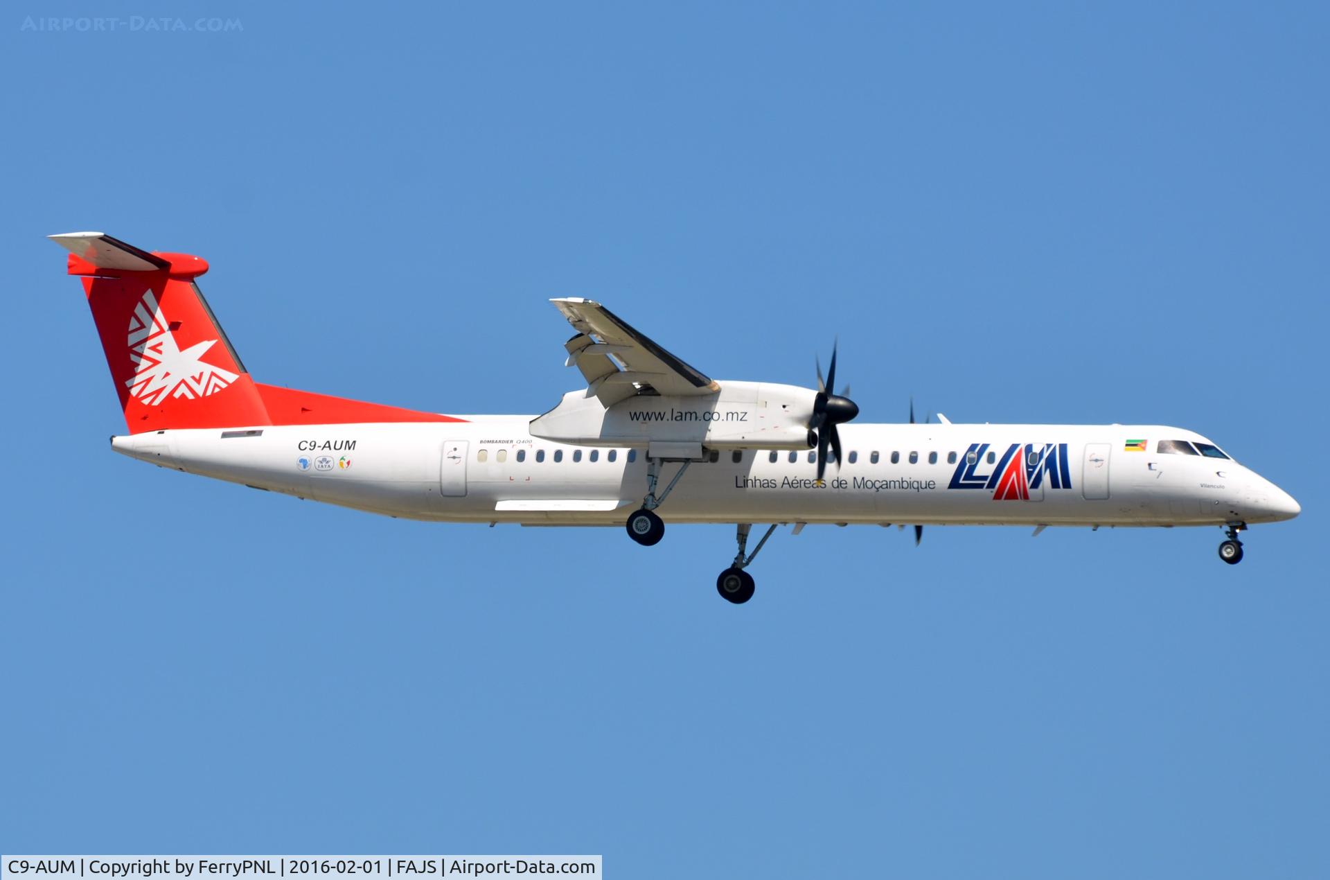 C9-AUM, 2000 De Havilland Canada DHC-8-402Q Dash 8 Dash 8 C/N 4020, LAM DHC8 arriving in JNB
