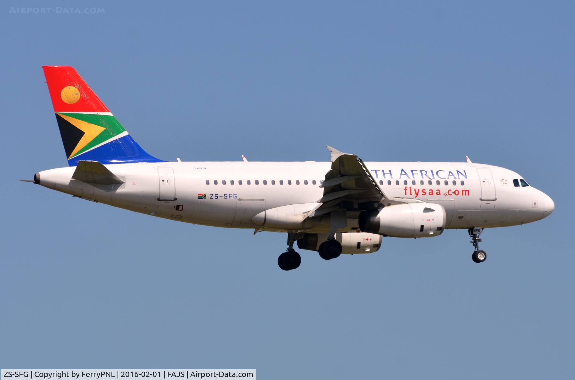 ZS-SFG, 2004 Airbus A319-131 C/N 2326, SAA A319 landing.