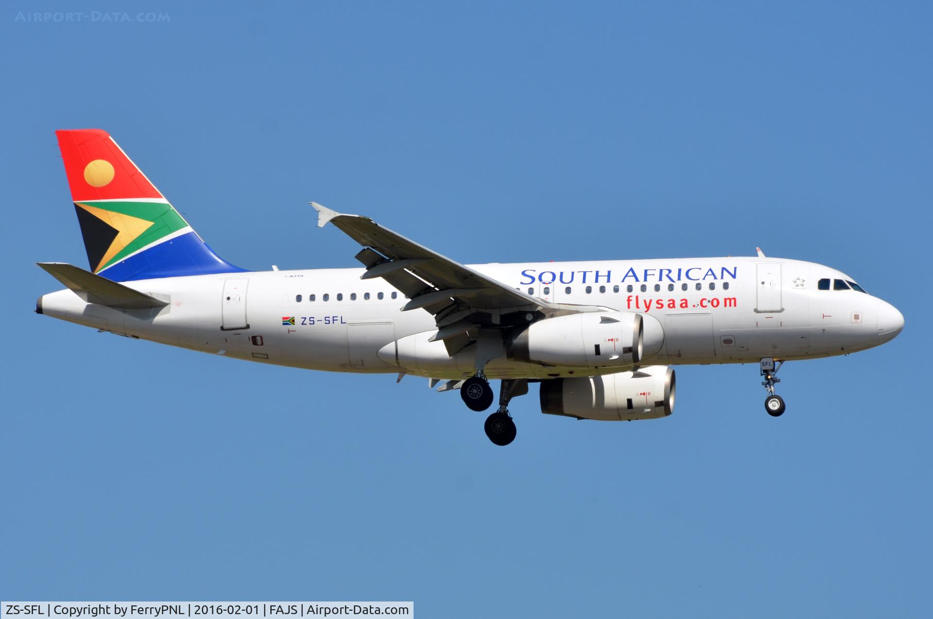 ZS-SFL, 2005 Airbus A319-131 C/N 2438, SAA A319 landing in JNB.