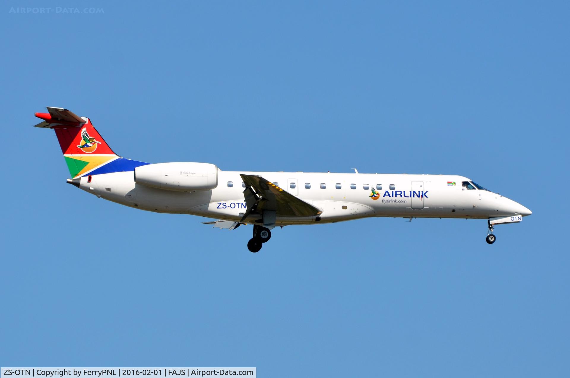 ZS-OTN, 2001 Embraer ERJ-135LR (EMB-135LR) C/N 145491, Embraer 135 landing