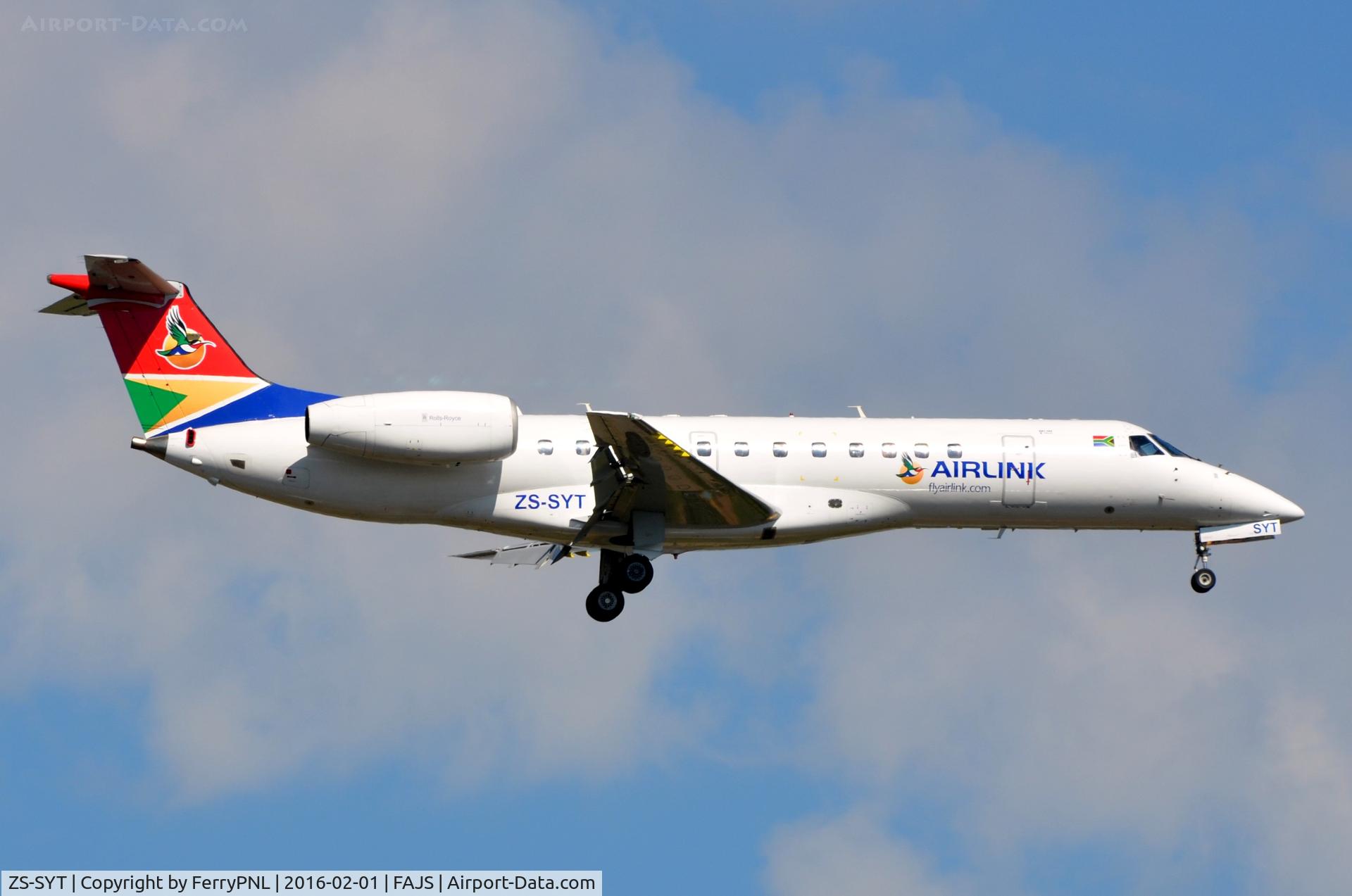 ZS-SYT, 2000 Embraer ERJ-135LR (EMB-135LR) C/N 145358, ERJ135 operated by Airlink.