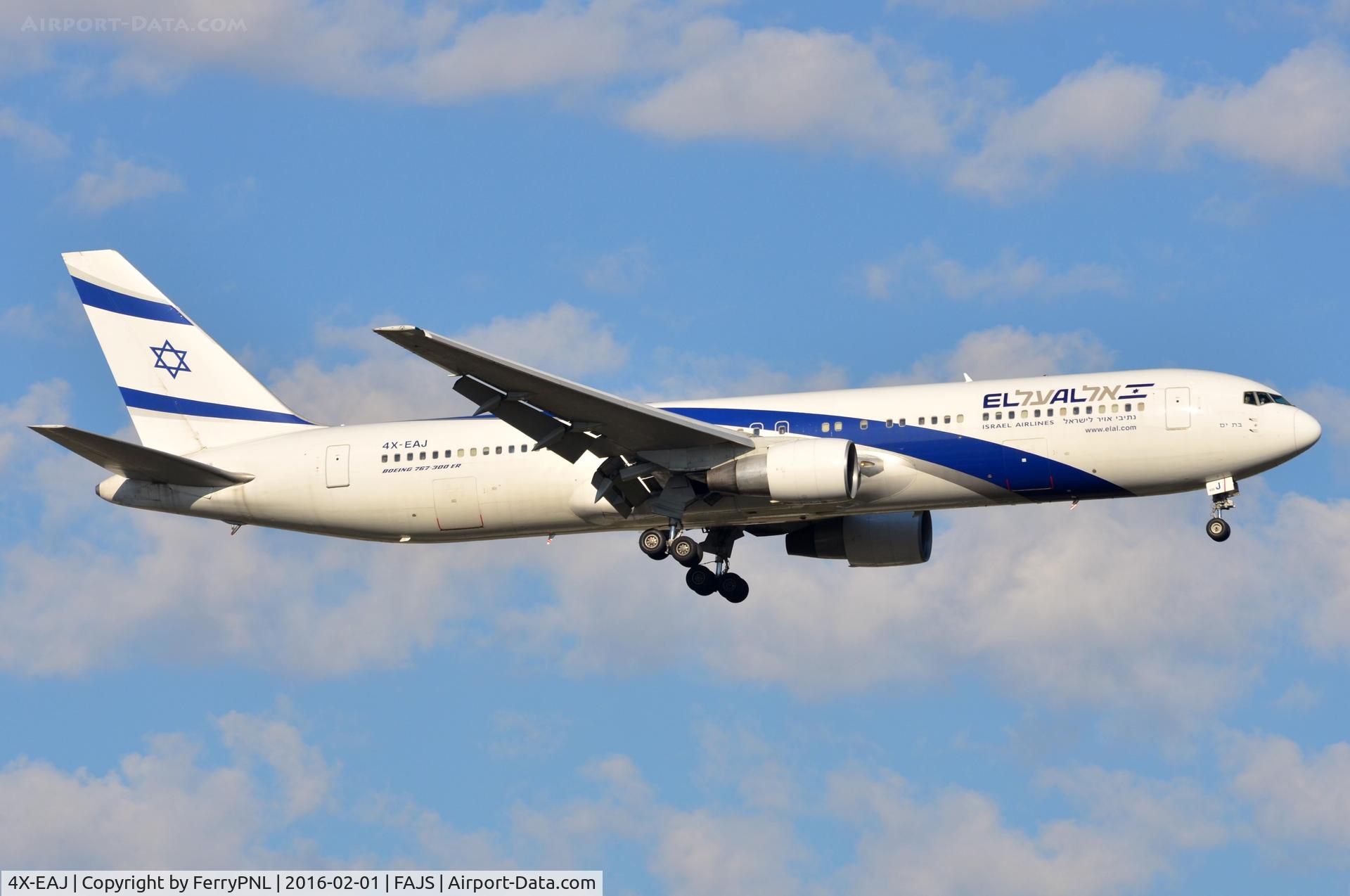 4X-EAJ, 1991 Boeing 767-330/ER C/N 25208/381, ELAL B763 landing in JNB.