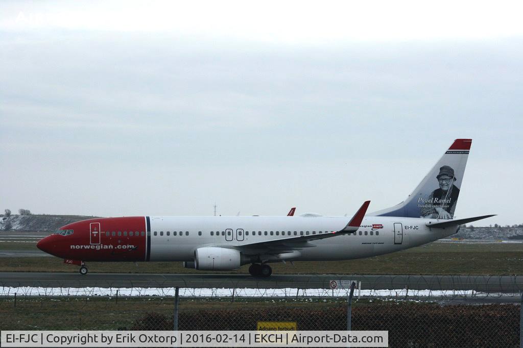 EI-FJC, 2011 Boeing 737-81D C/N 39412, EI-FJC just arrived rw 04L