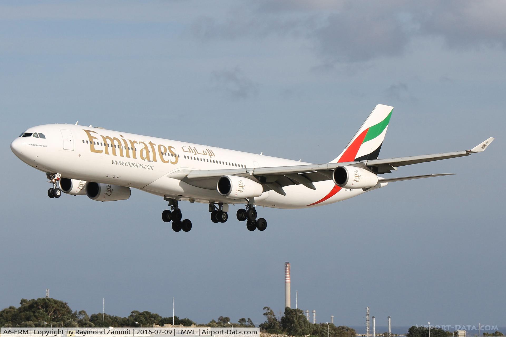 A6-ERM, 1998 Airbus A340-313X C/N 236, A340 A6-ERM Emirates Airlines