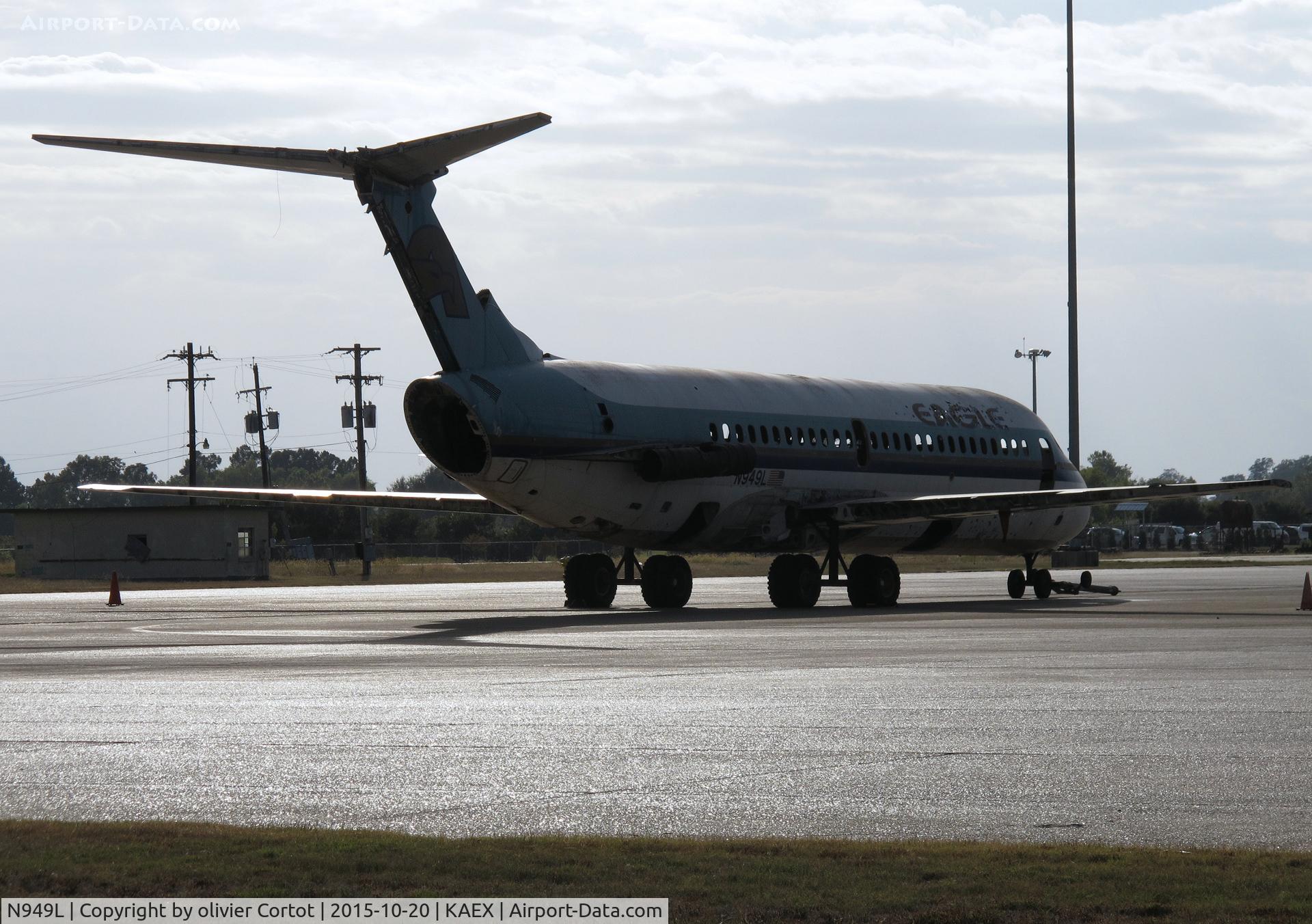 N949L, 1966 Douglas DC-9-14 C/N 45844, I like the landing gear ;)