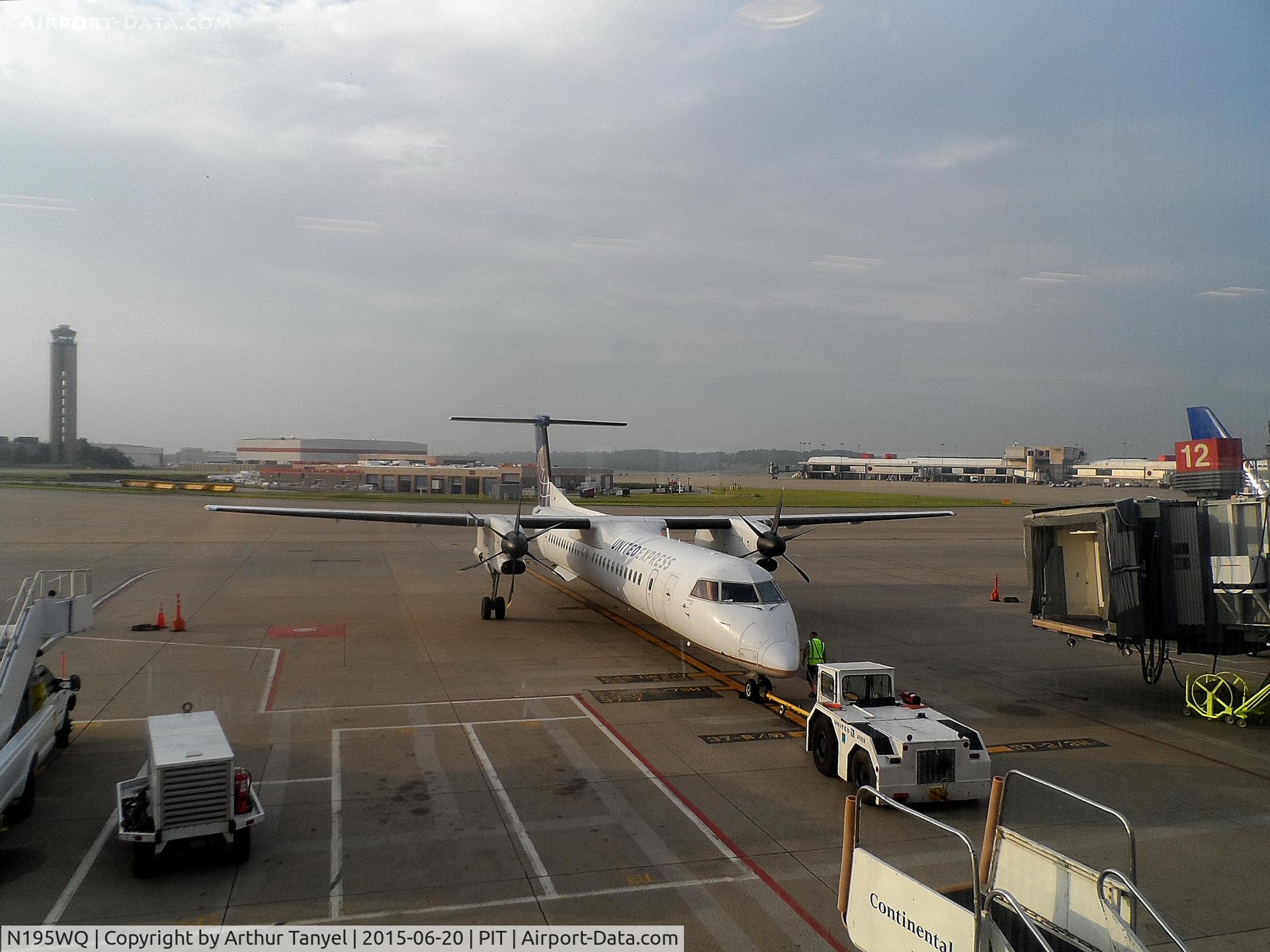 N195WQ, 2008 Bombardier DHC-8-402 Dash 8 C/N 4195, Push back from gate @ PIT