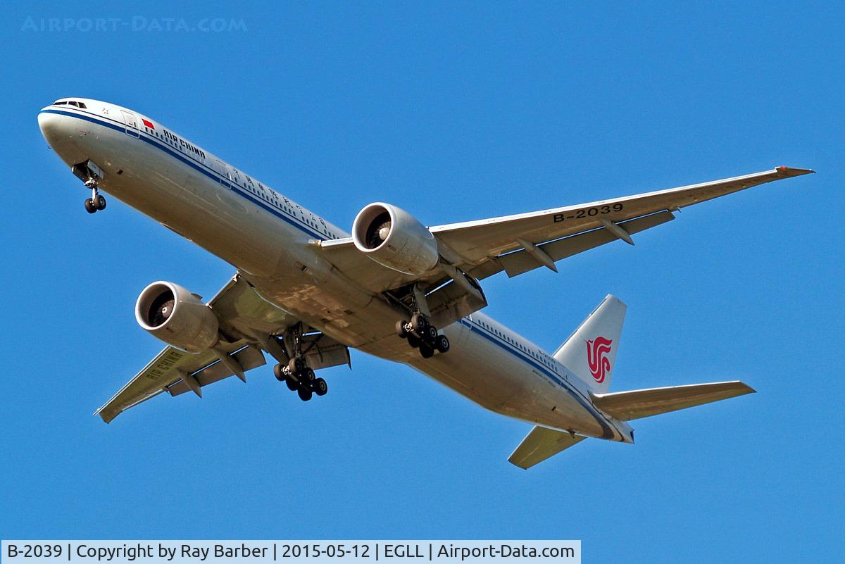 B-2039, 2013 Boeing 777-39L/ER C/N 38679, Boeing 777-39LER [38679] (Air China) Home~G 12/05/2015. On approach 27R.