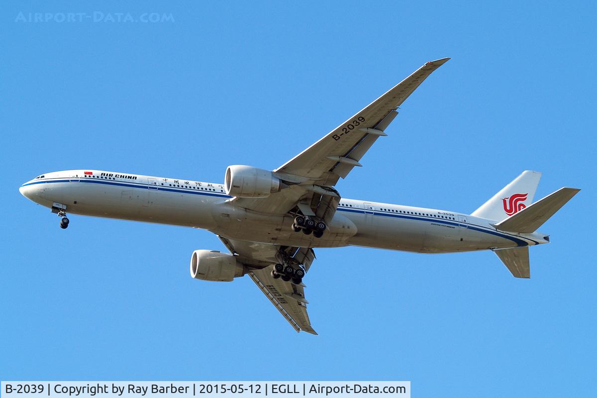 B-2039, 2013 Boeing 777-39L/ER C/N 38679, Boeing 777-39LER [38679] (Air China) Home~G 12/05/2015. On approach 27R.